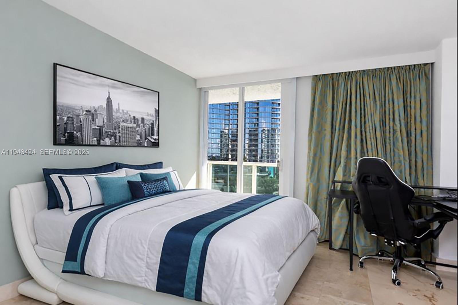 image Arlen House East Condo14