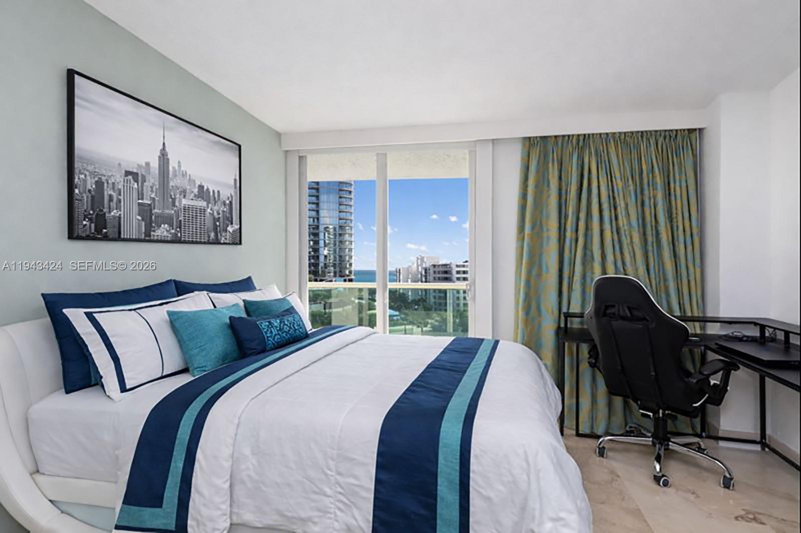 image Arlen House East Condo15