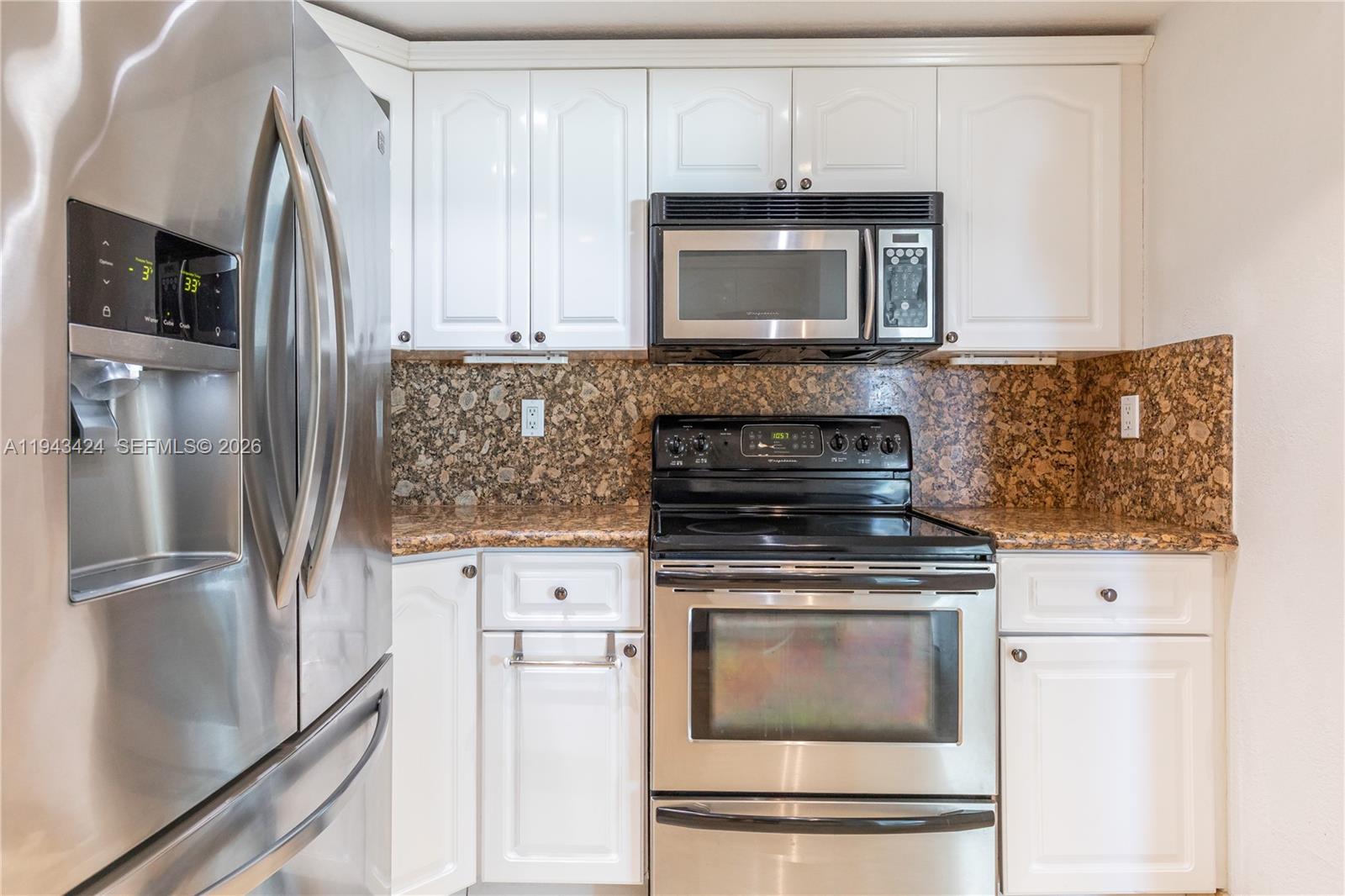 image Arlen House East Condo19