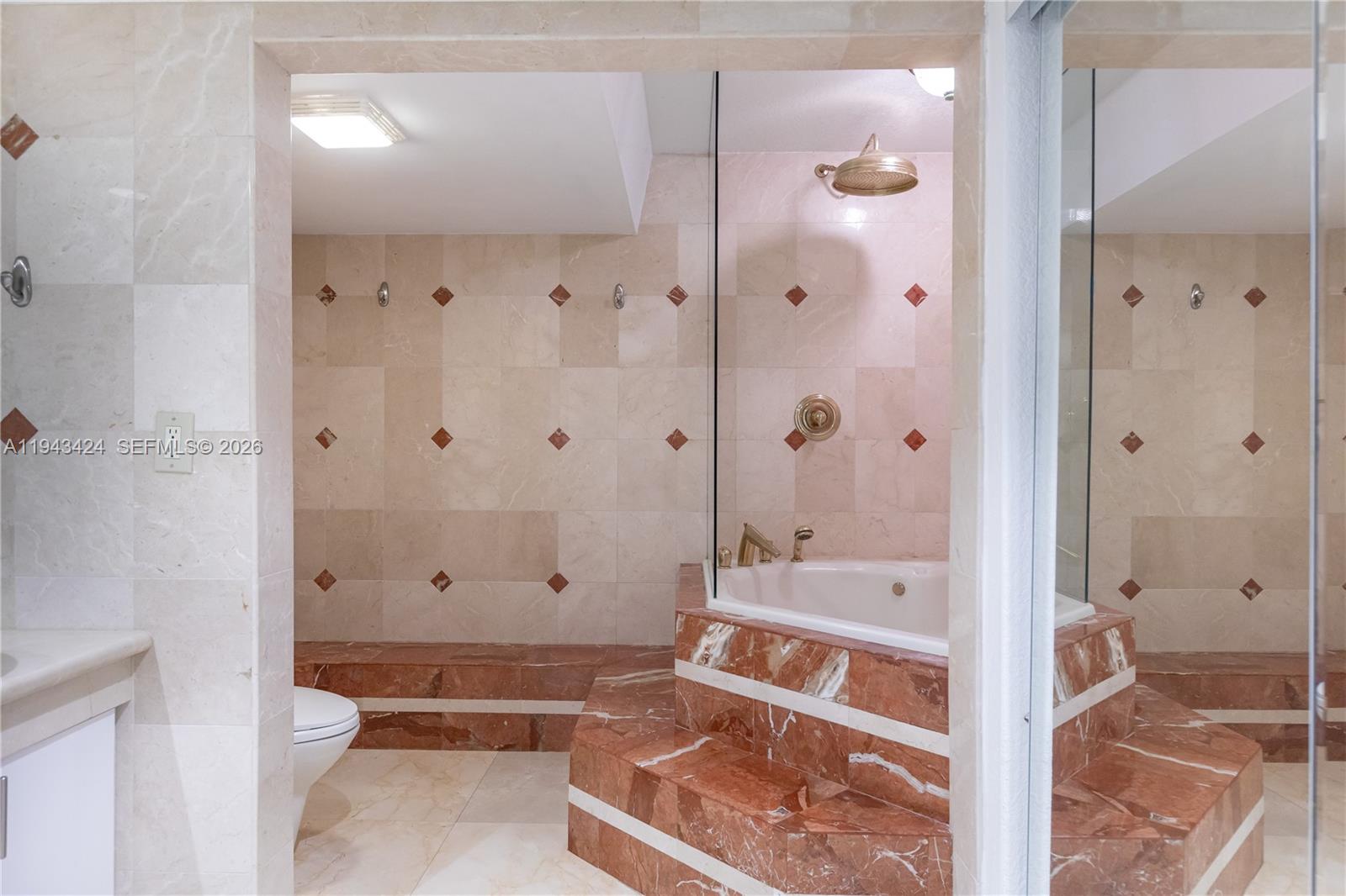 image Arlen House East Condo21