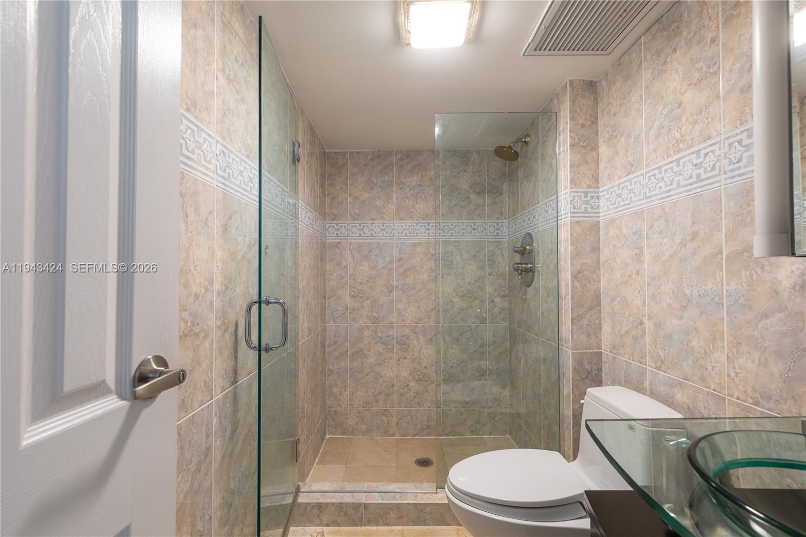 image Arlen House East Condo26