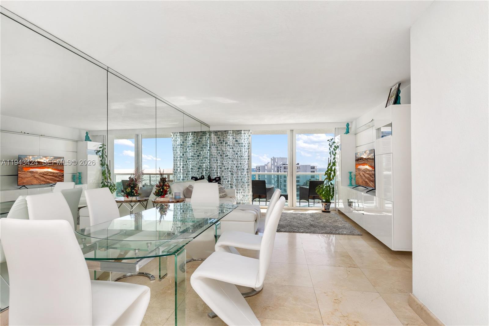 image Arlen House East Condo3