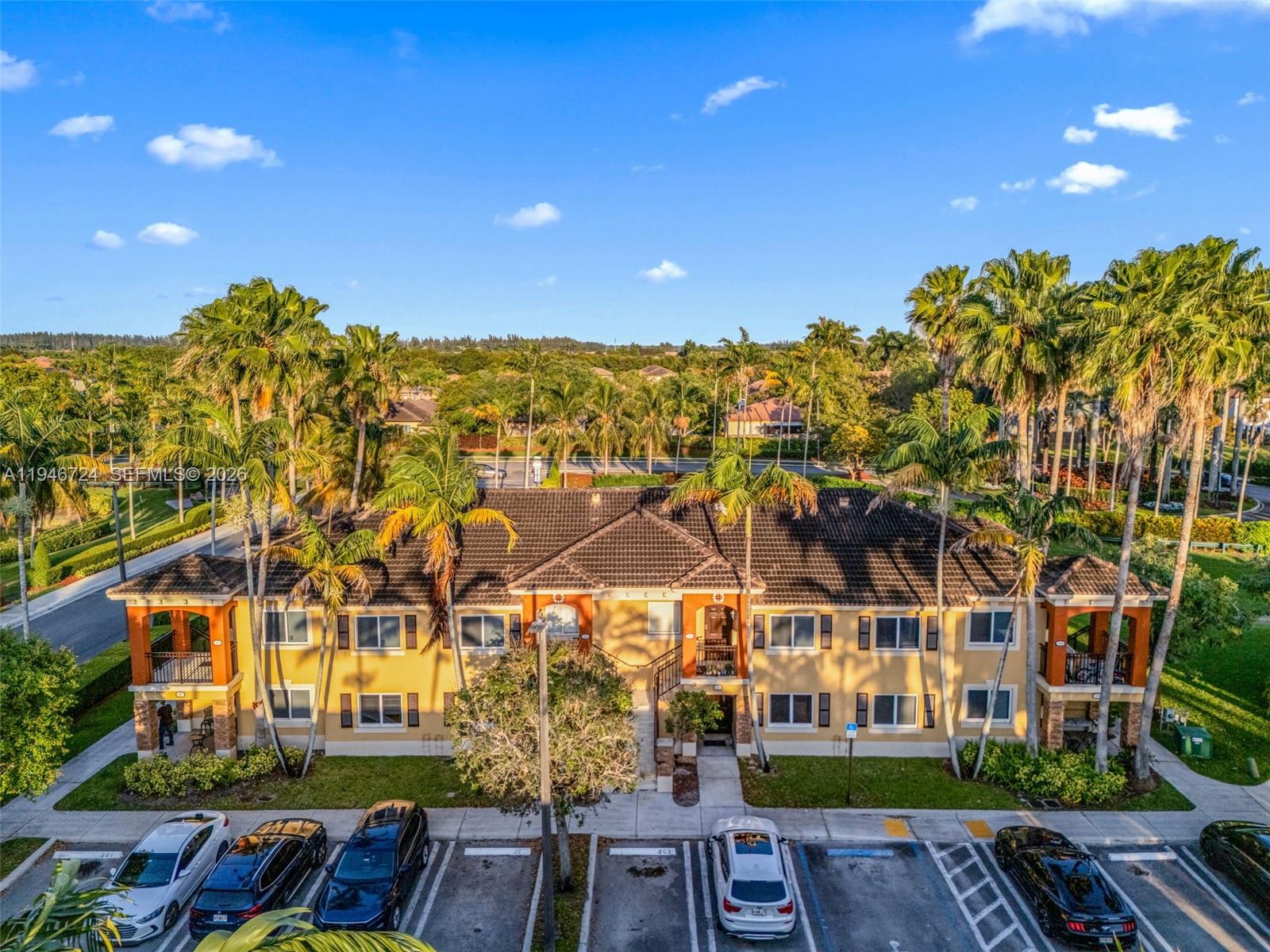 945 NE 34th Ave #103