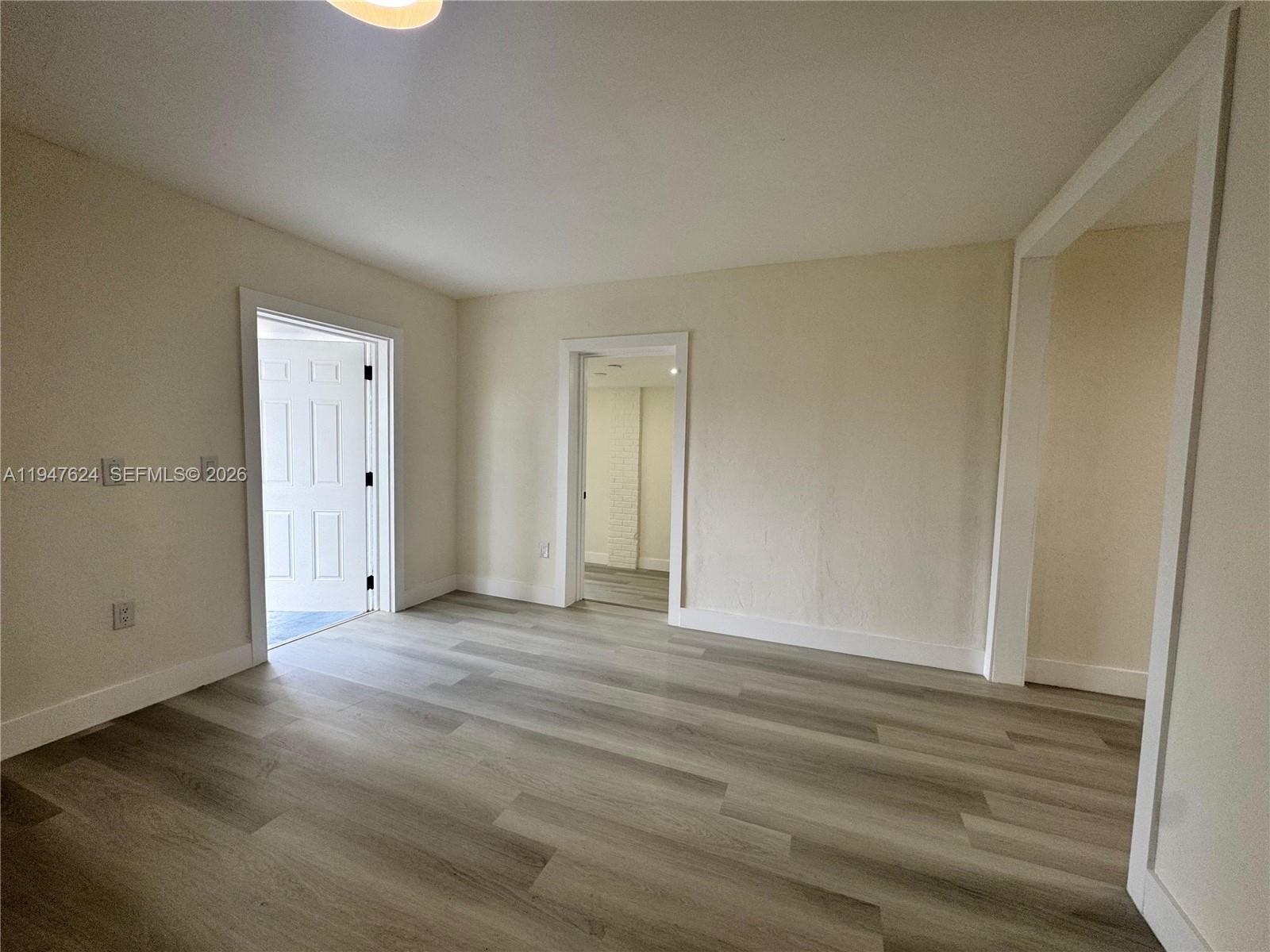 10521 NW 35th Ct Miami, FL 33147