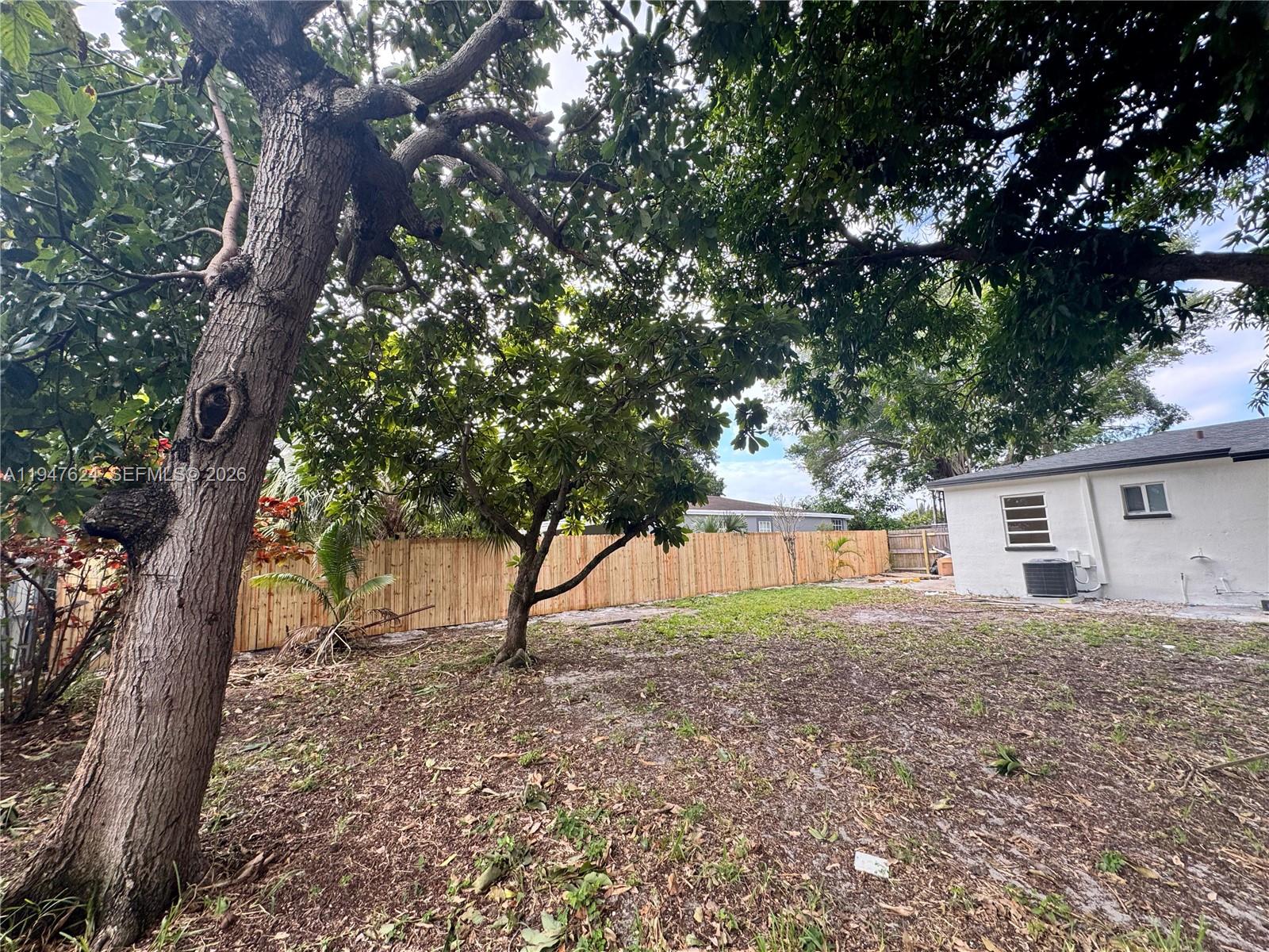 10521 NW 35th Ct Miami, FL 33147