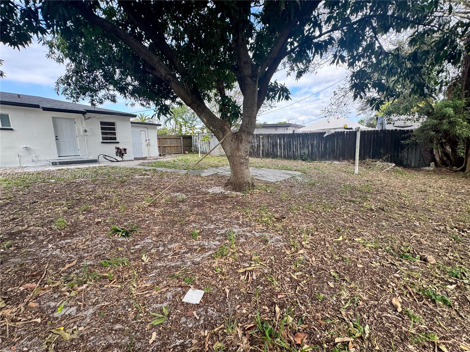 10521 NW 35th Ct Miami, FL 33147
