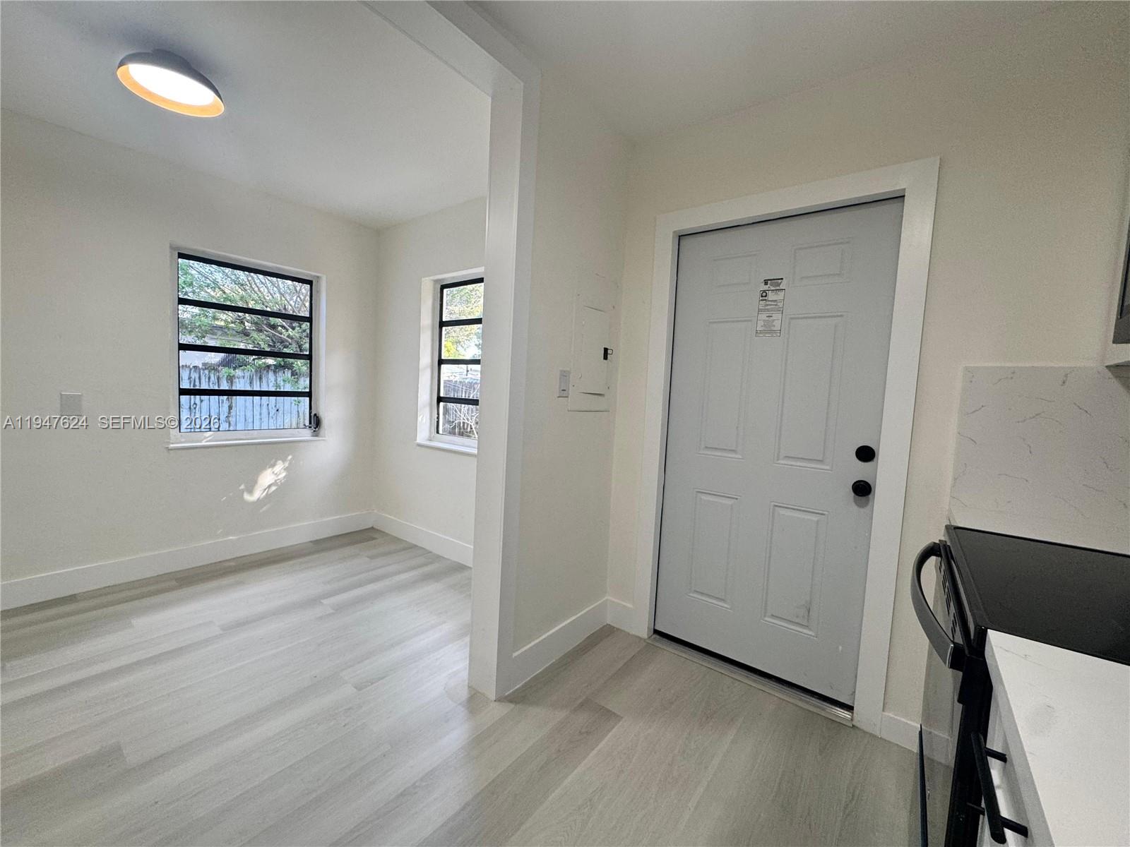 10521 NW 35th Ct Miami, FL 33147