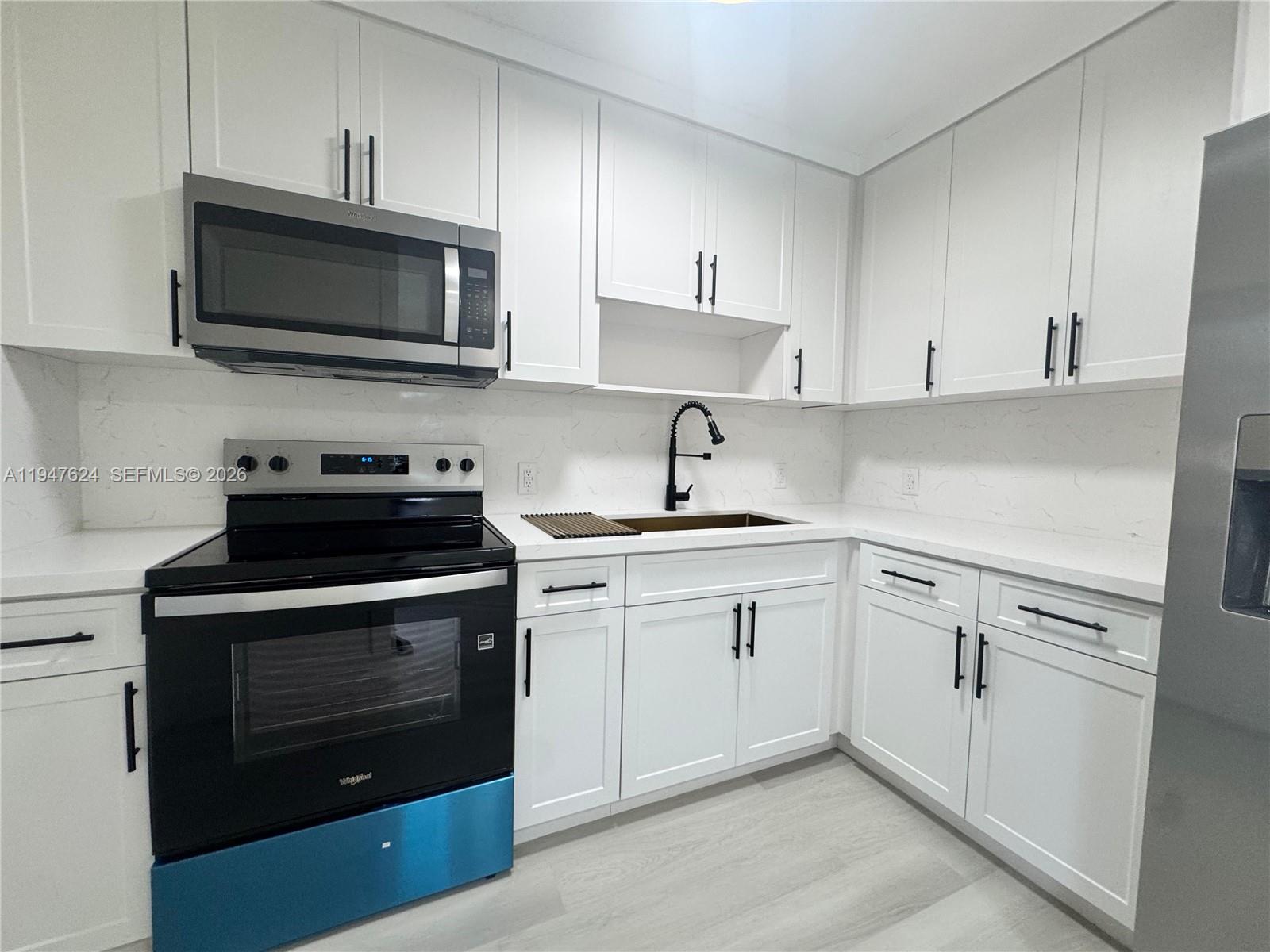 10521 NW 35th Ct Miami, FL 33147