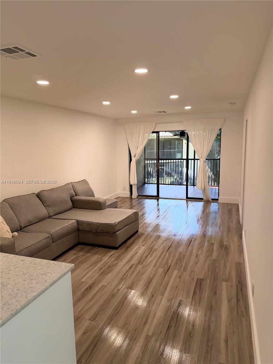 9517 NW 2nd Pl #3-I Coral Springs, FL 33071