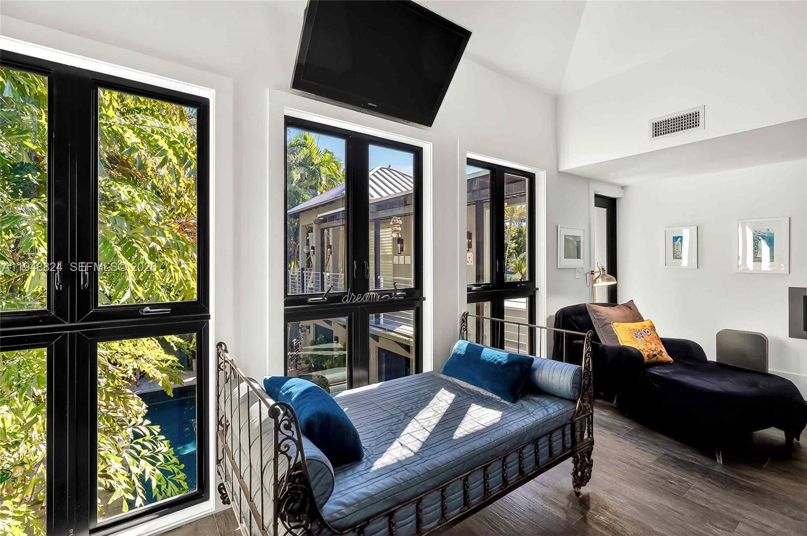 1680 Onaway Dr Coconut Grove, FL 33133