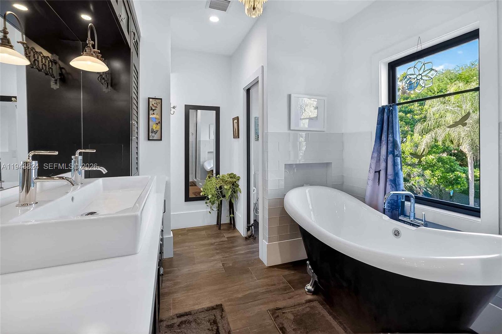 1680 Onaway Dr Coconut Grove, FL 33133