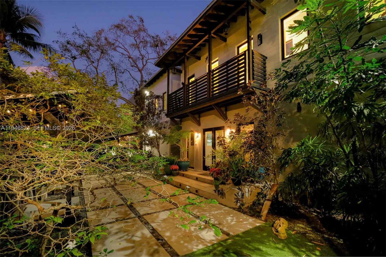 1680 Onaway Dr Coconut Grove, FL 33133