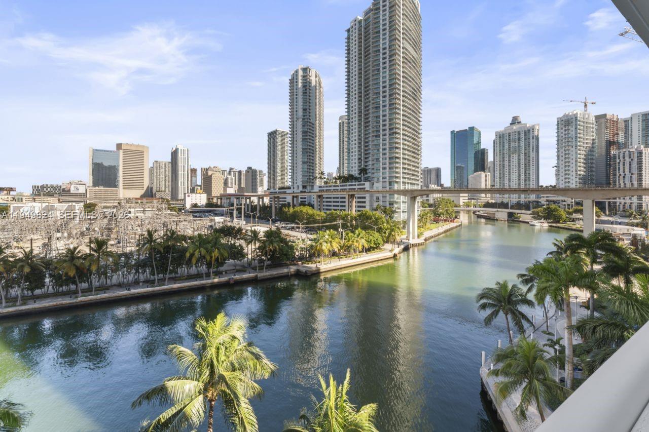 image Latitude on the River30