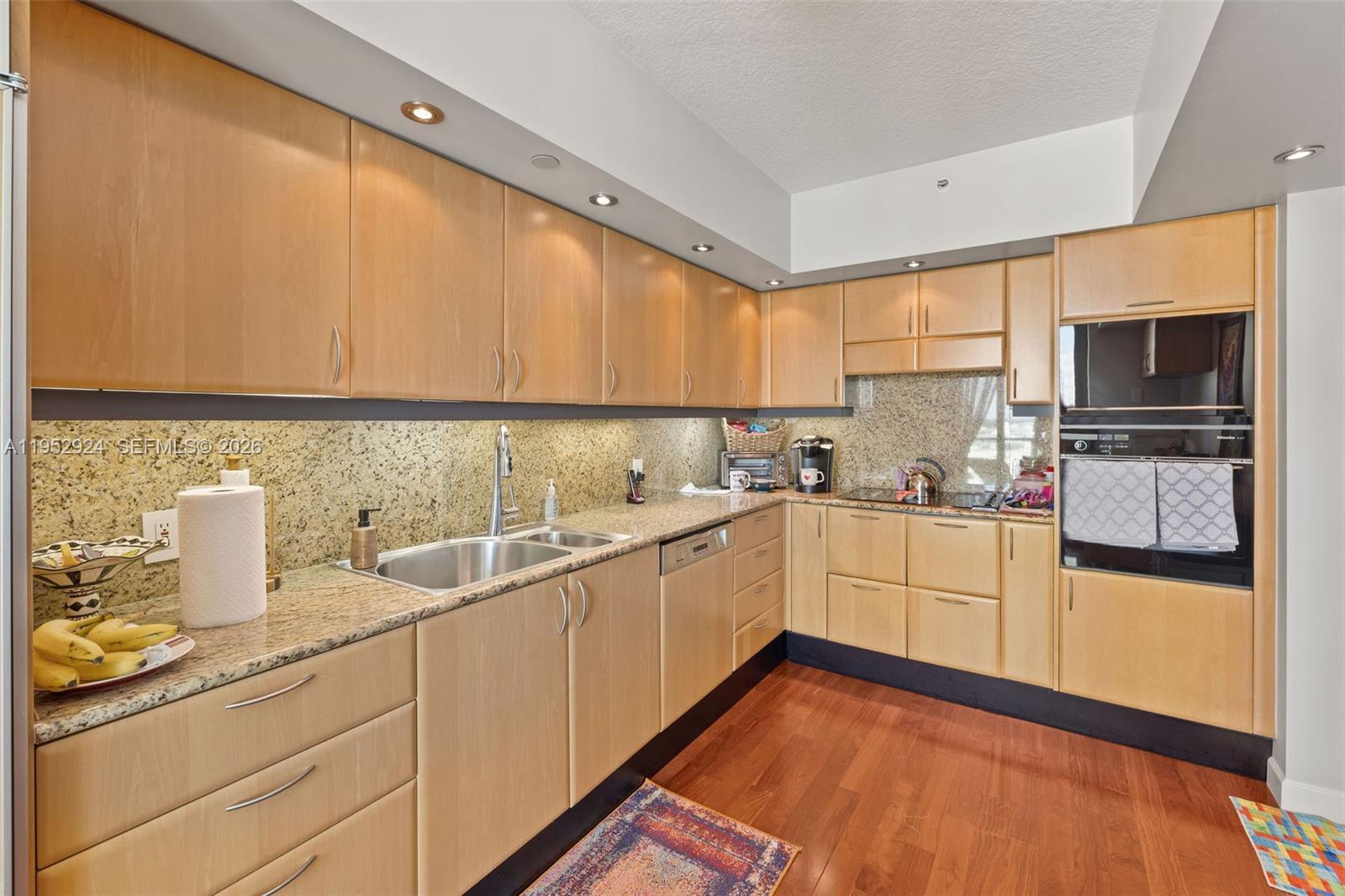 1455 Ocean Dr #1401 Miami Beach, FL 33139