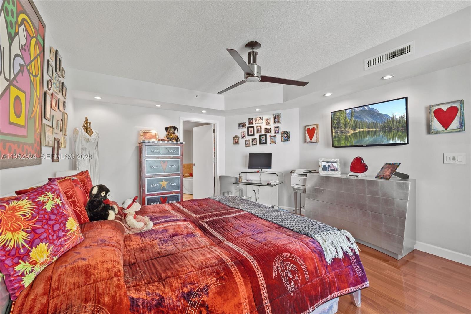 1455 Ocean Dr #1401 Miami Beach, FL 33139