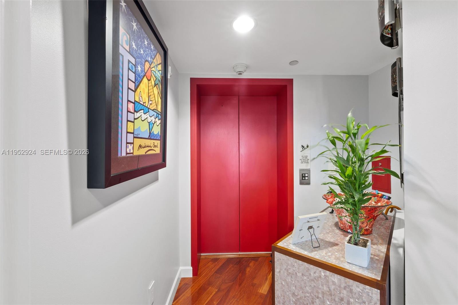 1455 Ocean Dr #1401 Miami Beach, FL 33139