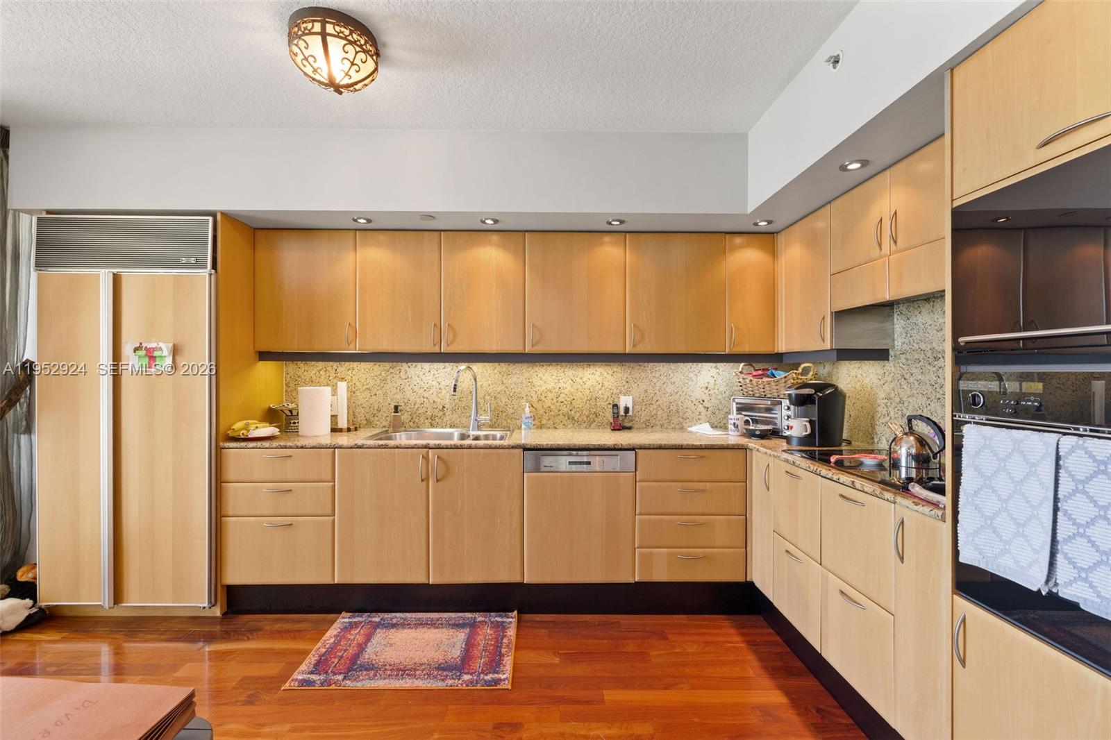 1455 Ocean Dr #1401 Miami Beach, FL 33139