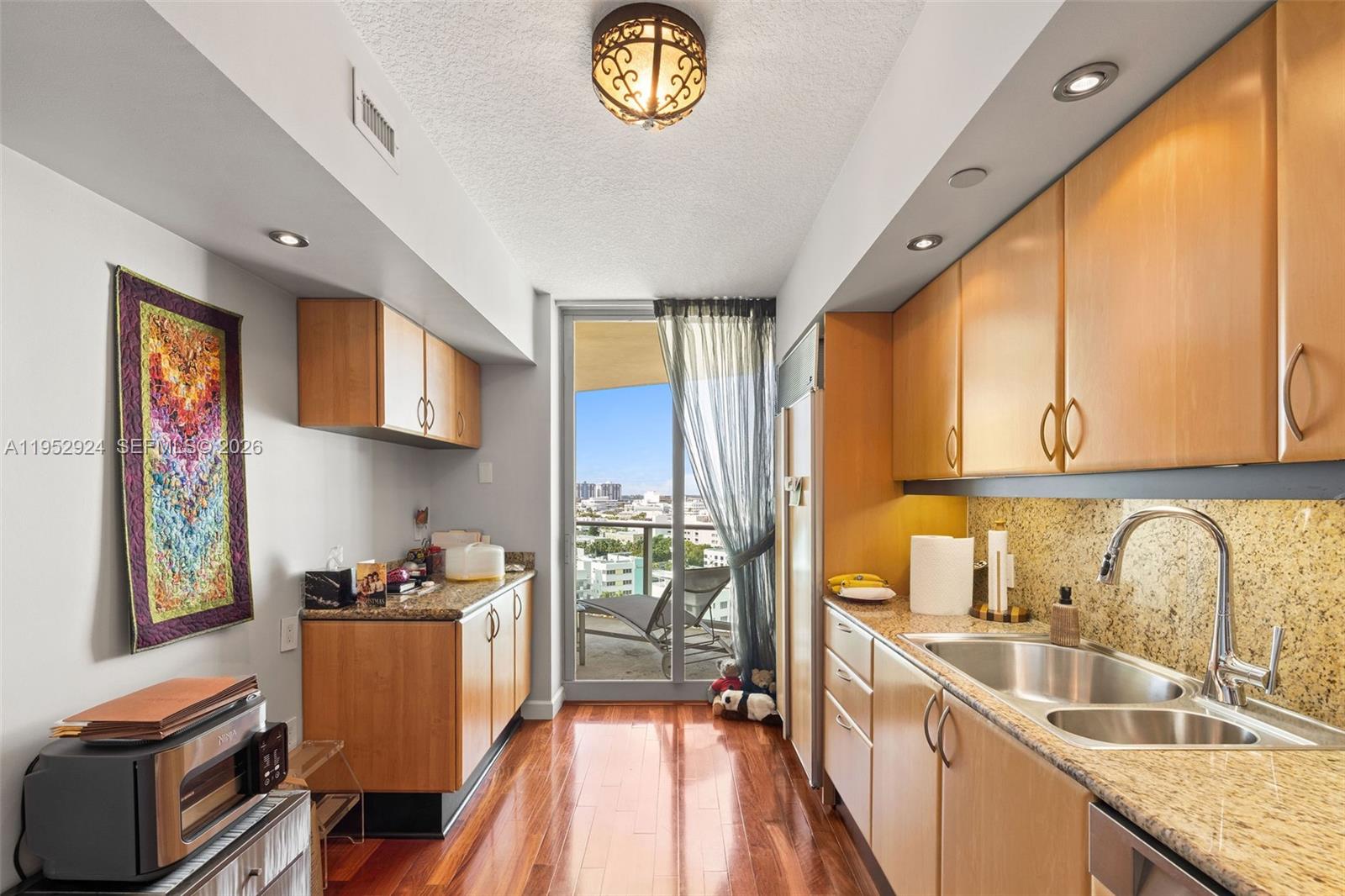 1455 Ocean Dr #1401 Miami Beach, FL 33139