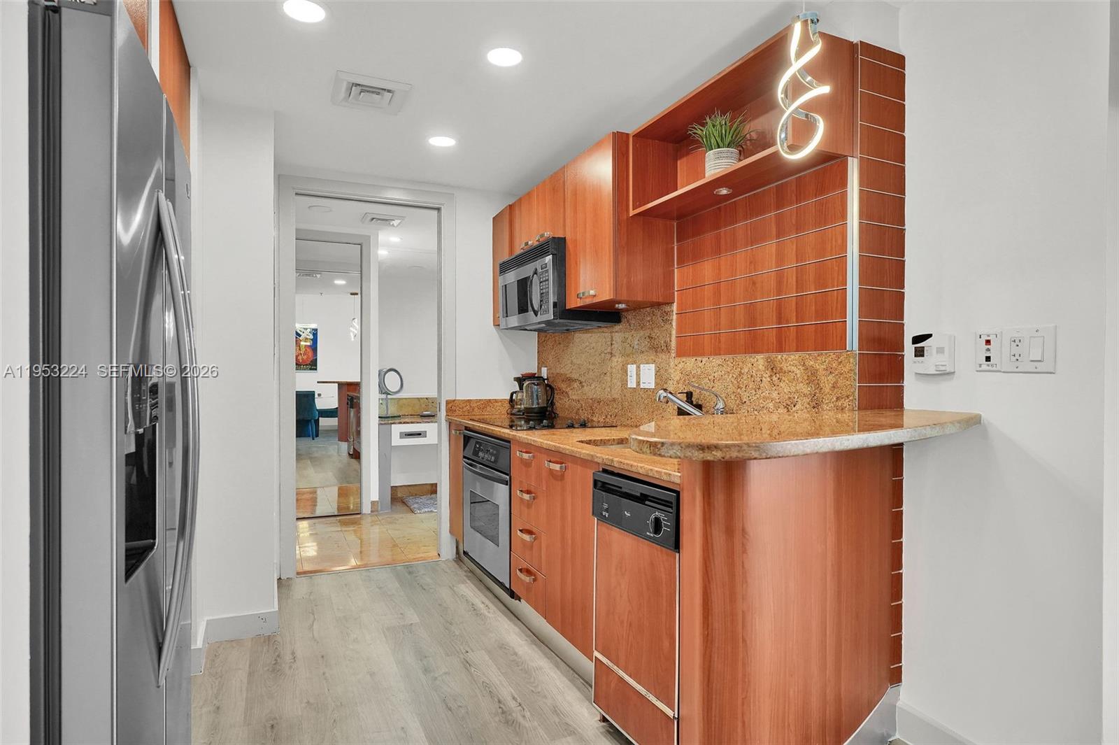 image Brickell Arch14