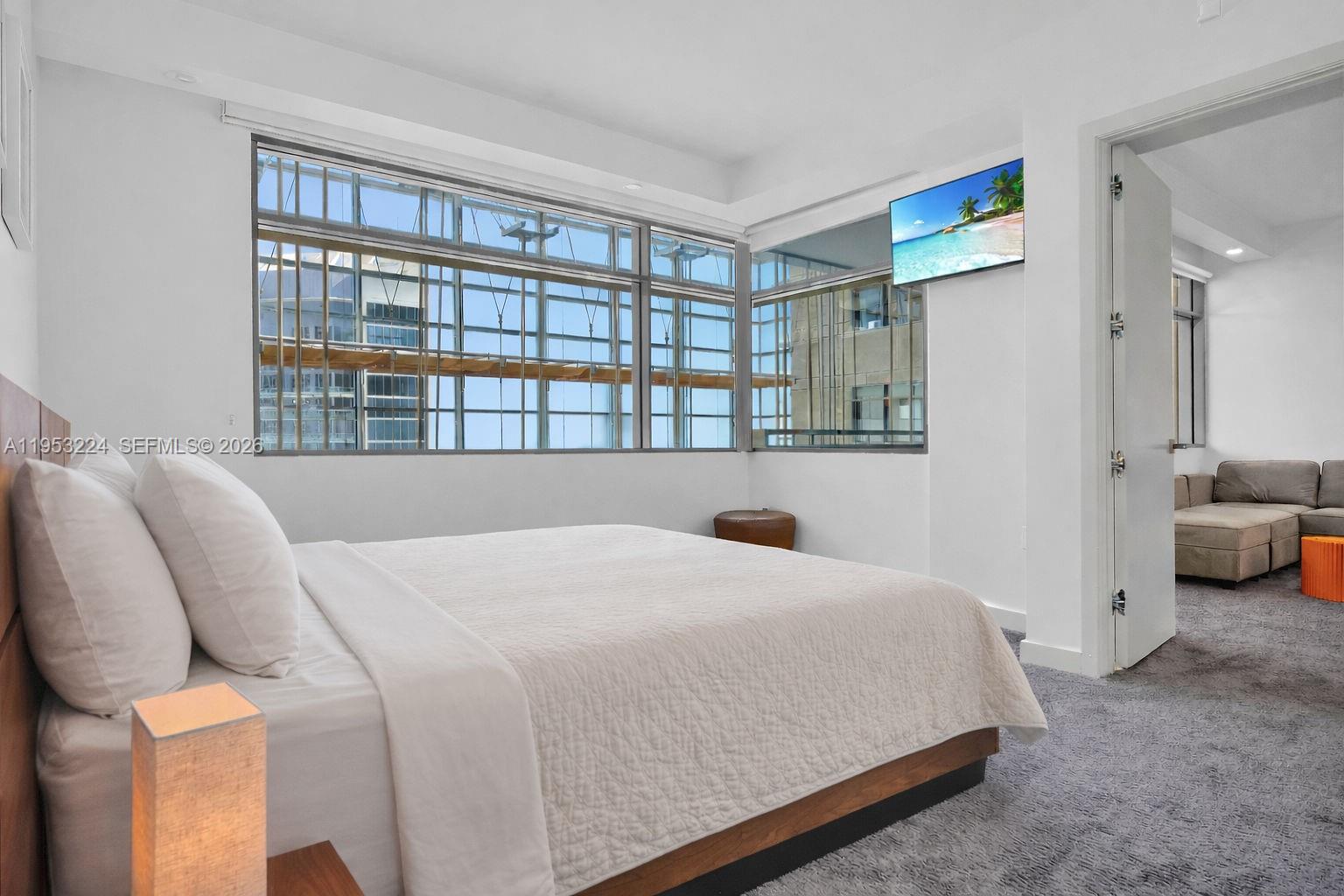 image Brickell Arch20