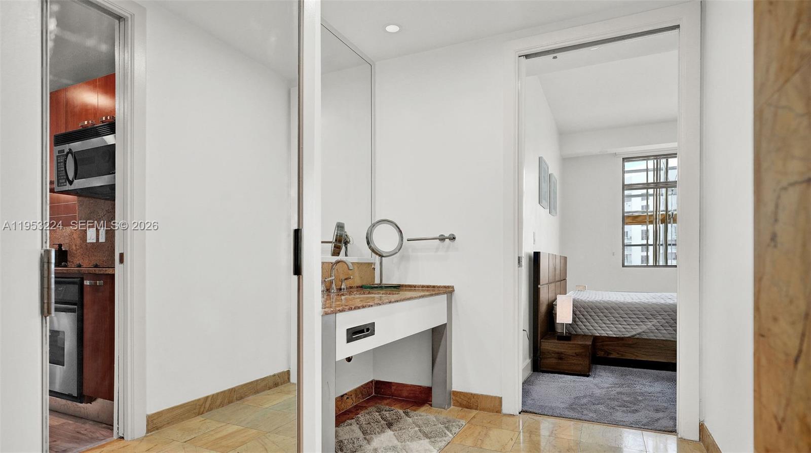 image Brickell Arch24