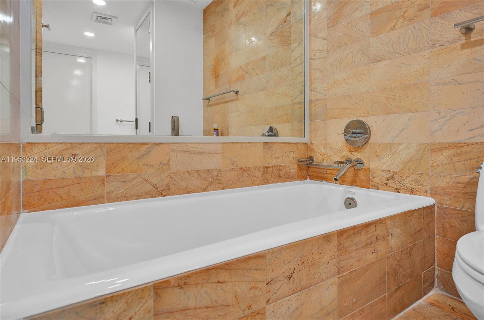 image Brickell Arch26