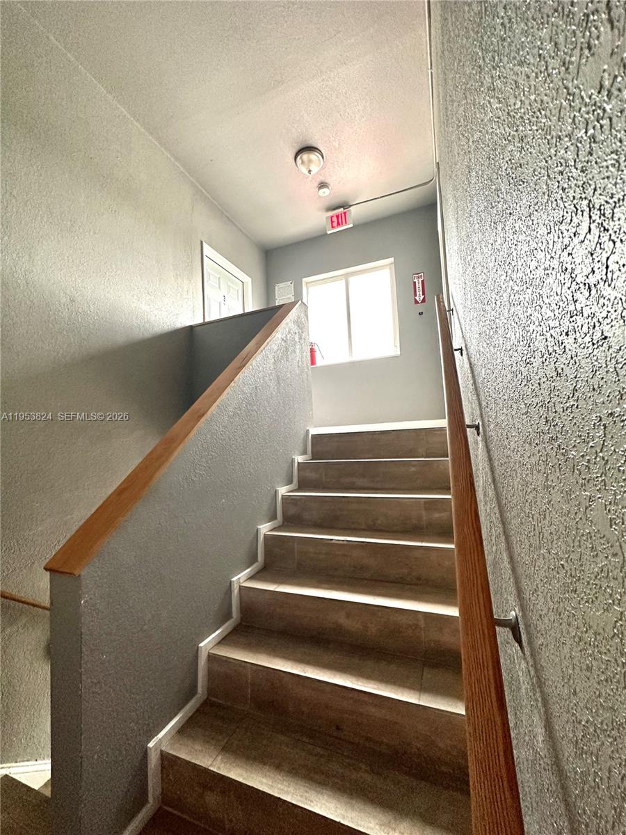 1684 SW 10th St Miami, FL 33135