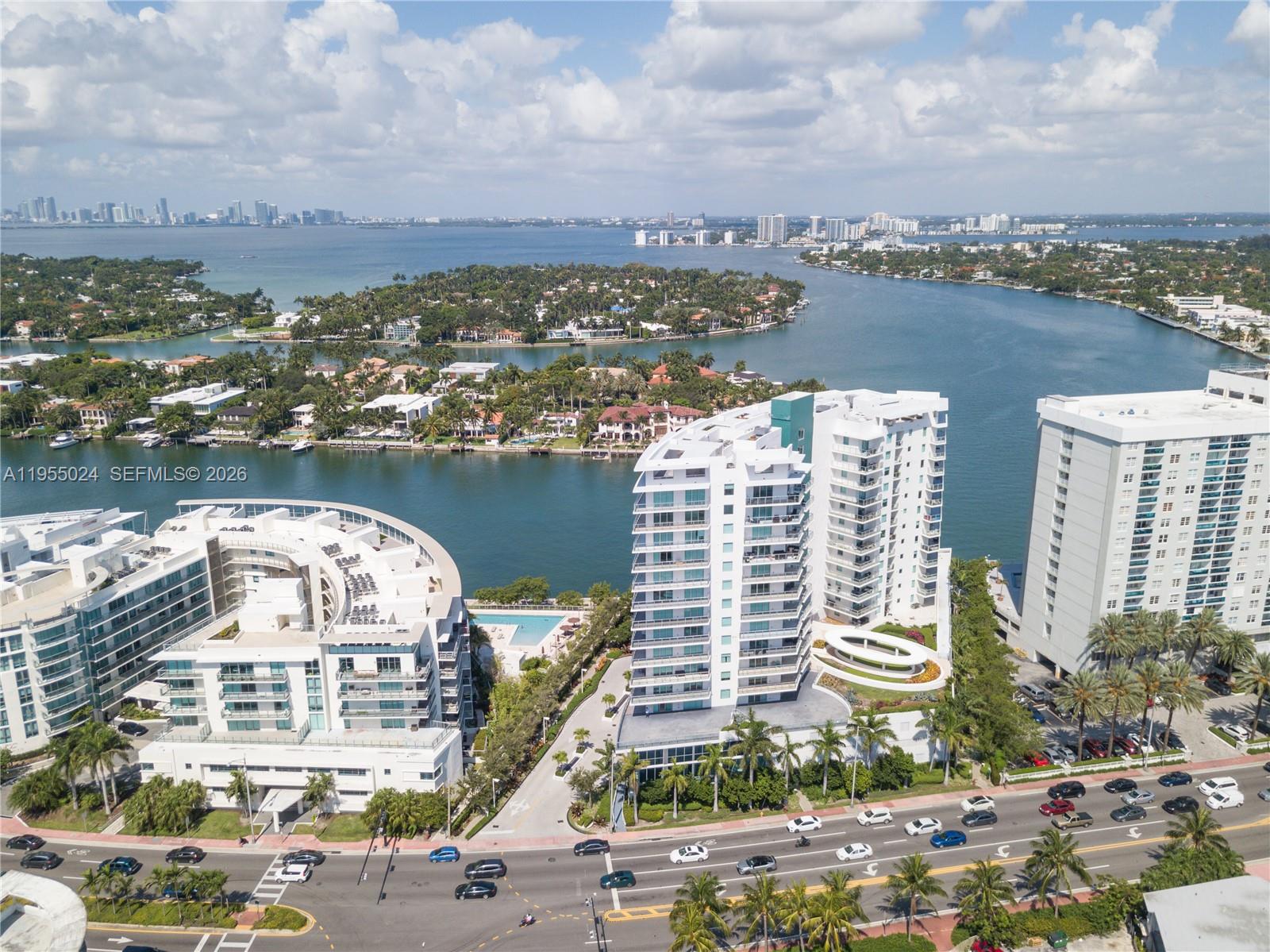 6700 Indian Crk Dr #402