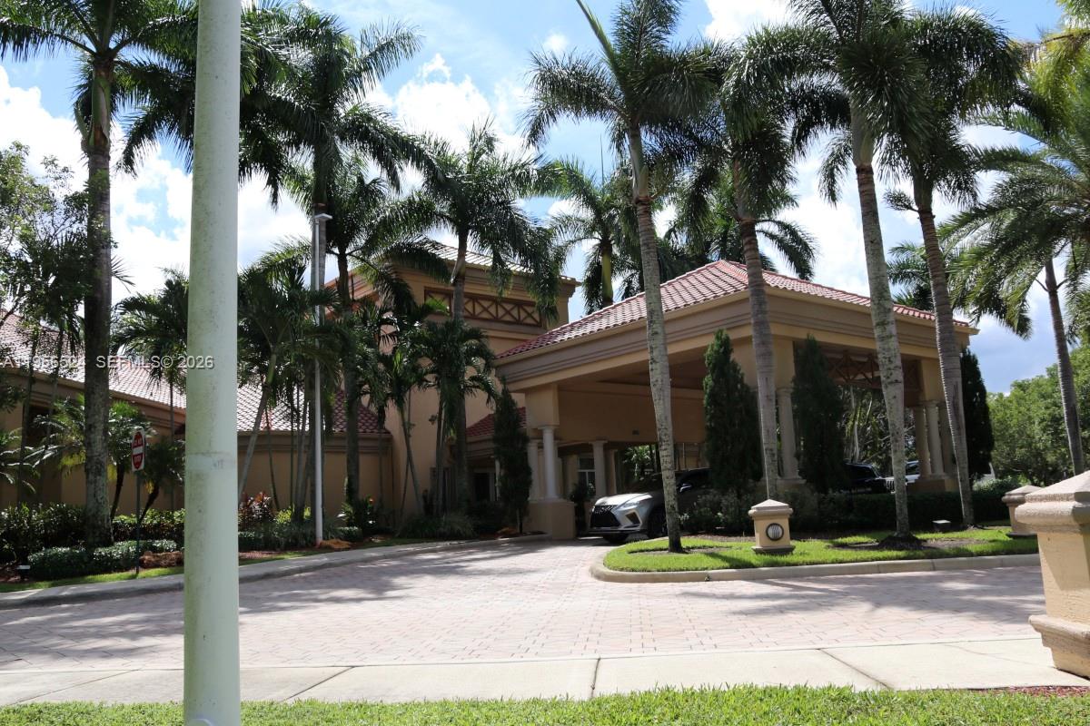 2023 NW 141st Ave Pembroke Pines, FL 33028