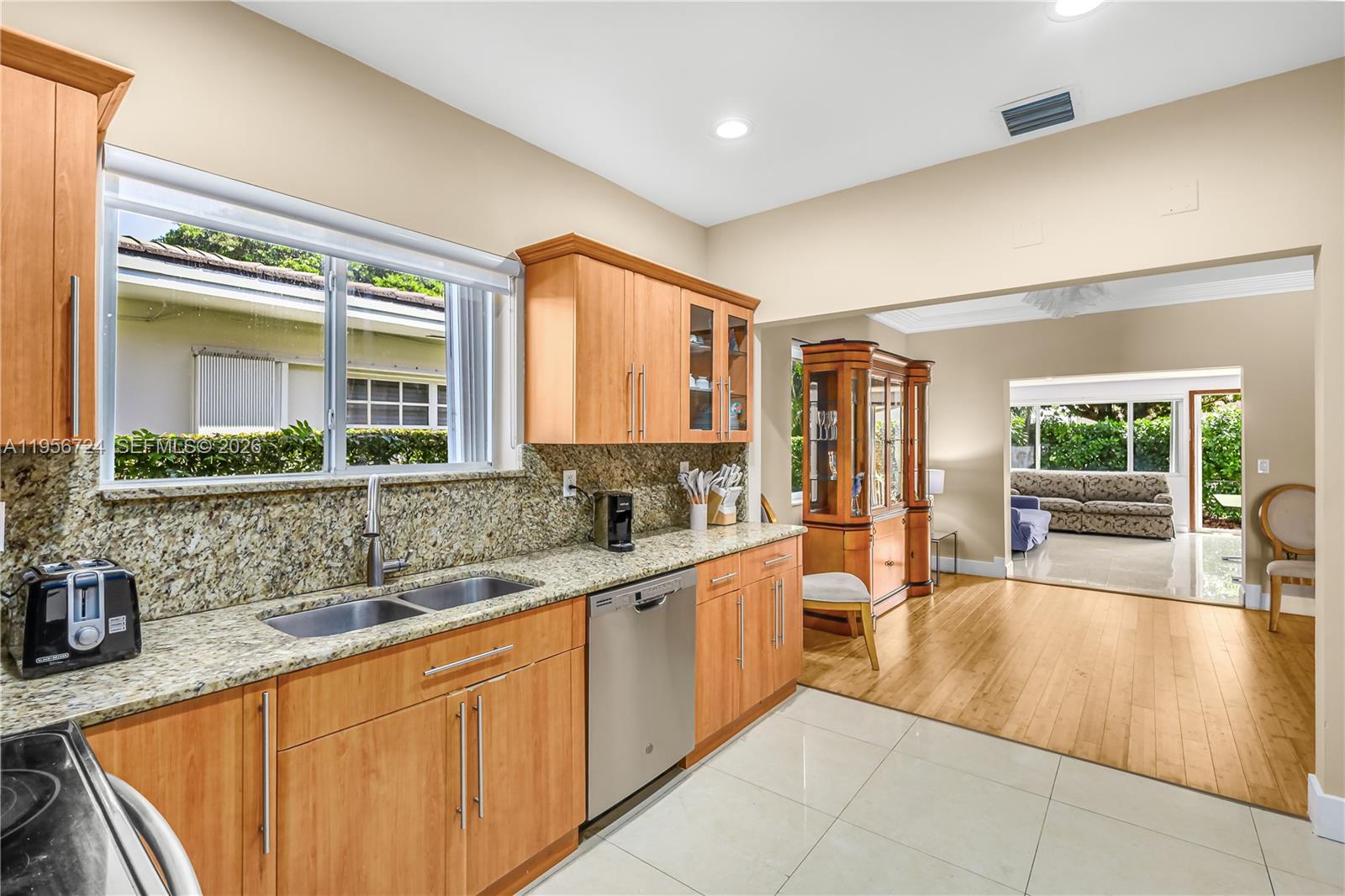 9457 Carlyle Ave Surfside, FL 33154