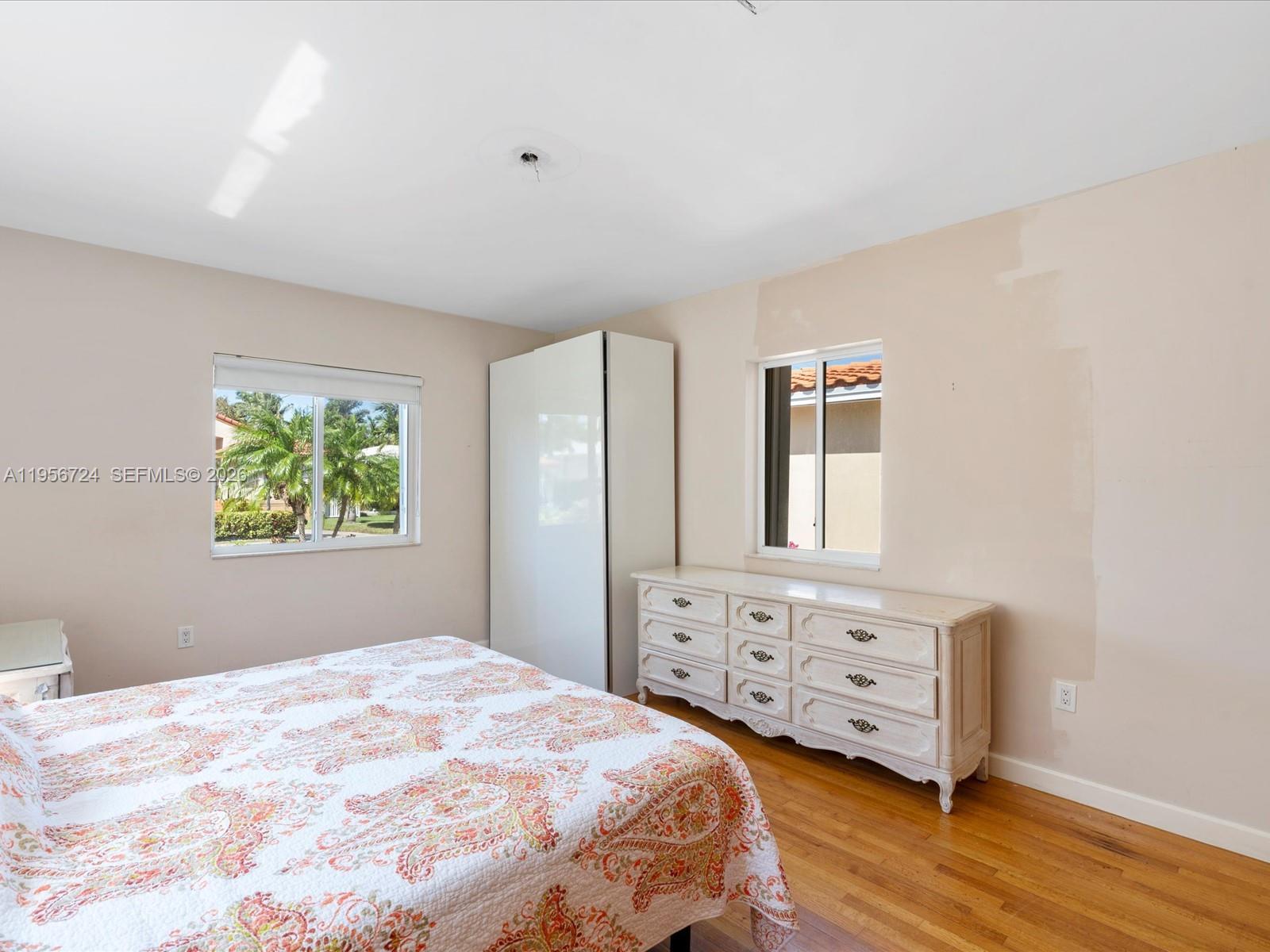 9457 Carlyle Ave Surfside, FL 33154