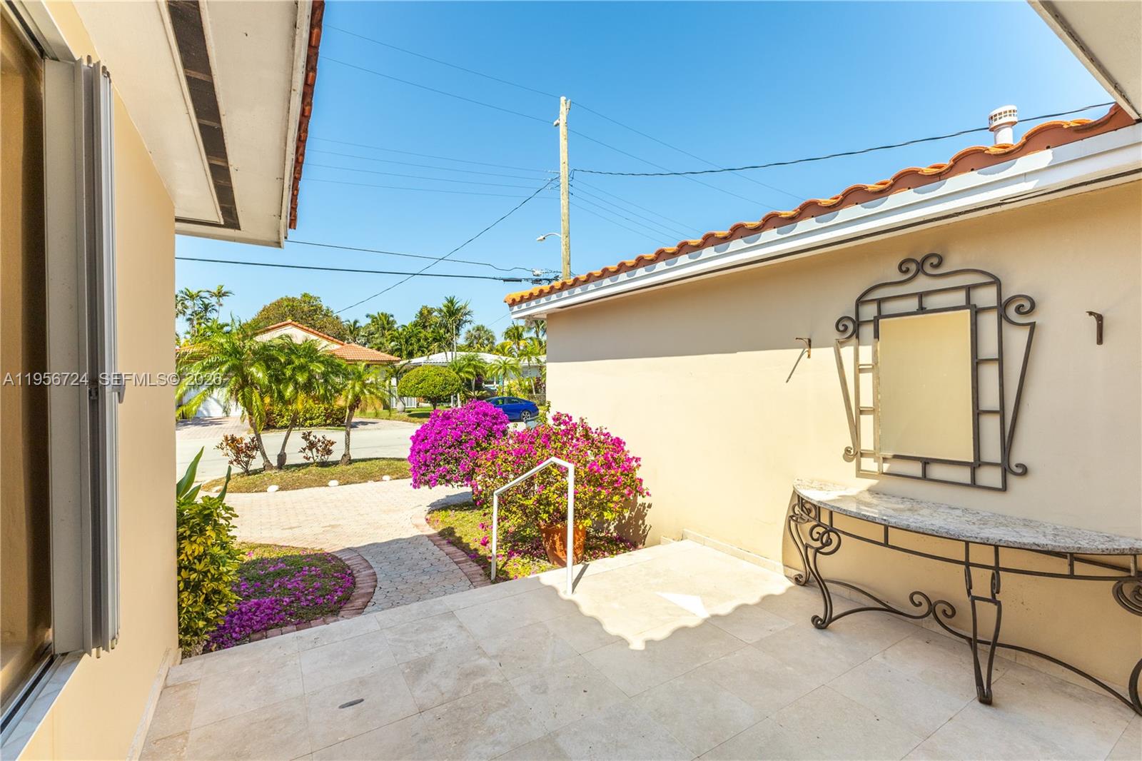 9457 Carlyle Ave Surfside, FL 33154