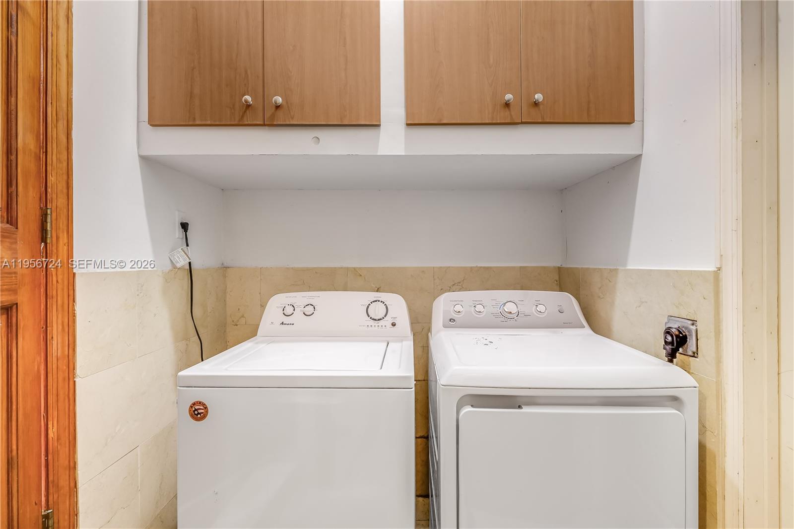 9457 Carlyle Ave Surfside, FL 33154