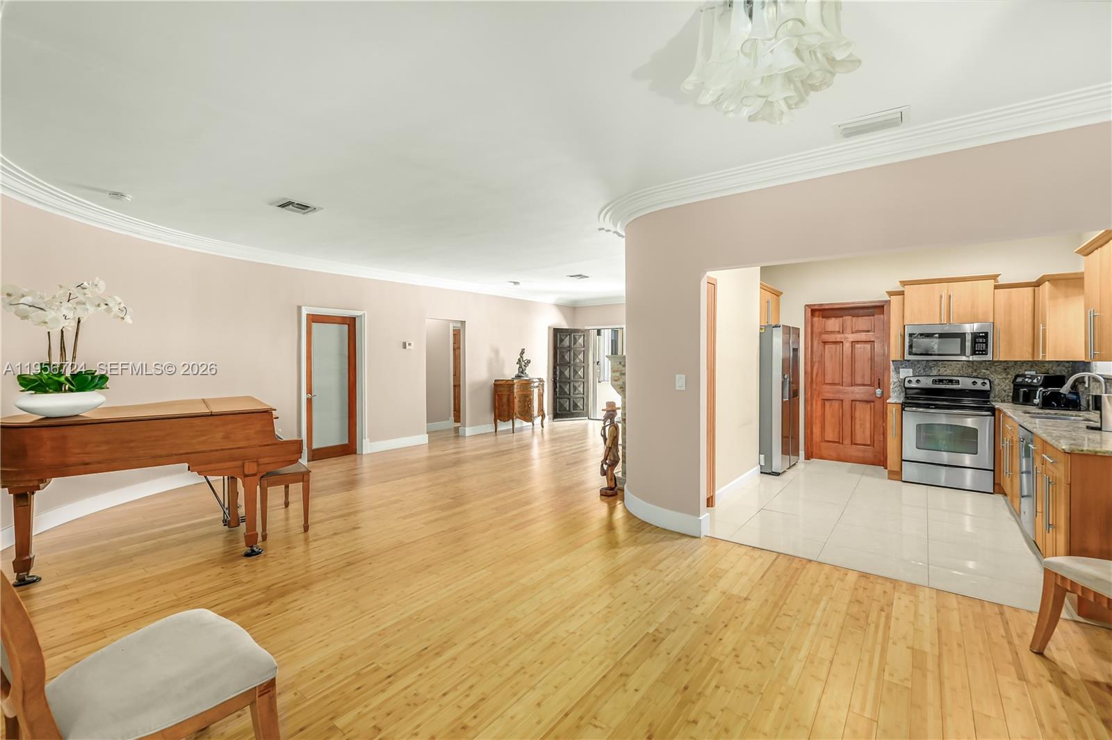 9457 Carlyle Ave Surfside, FL 33154