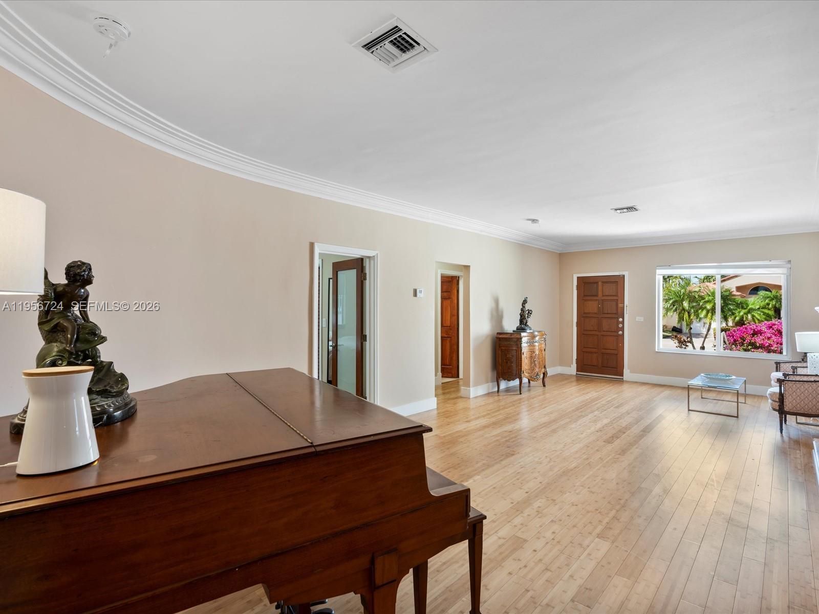 9457 Carlyle Ave Surfside, FL 33154