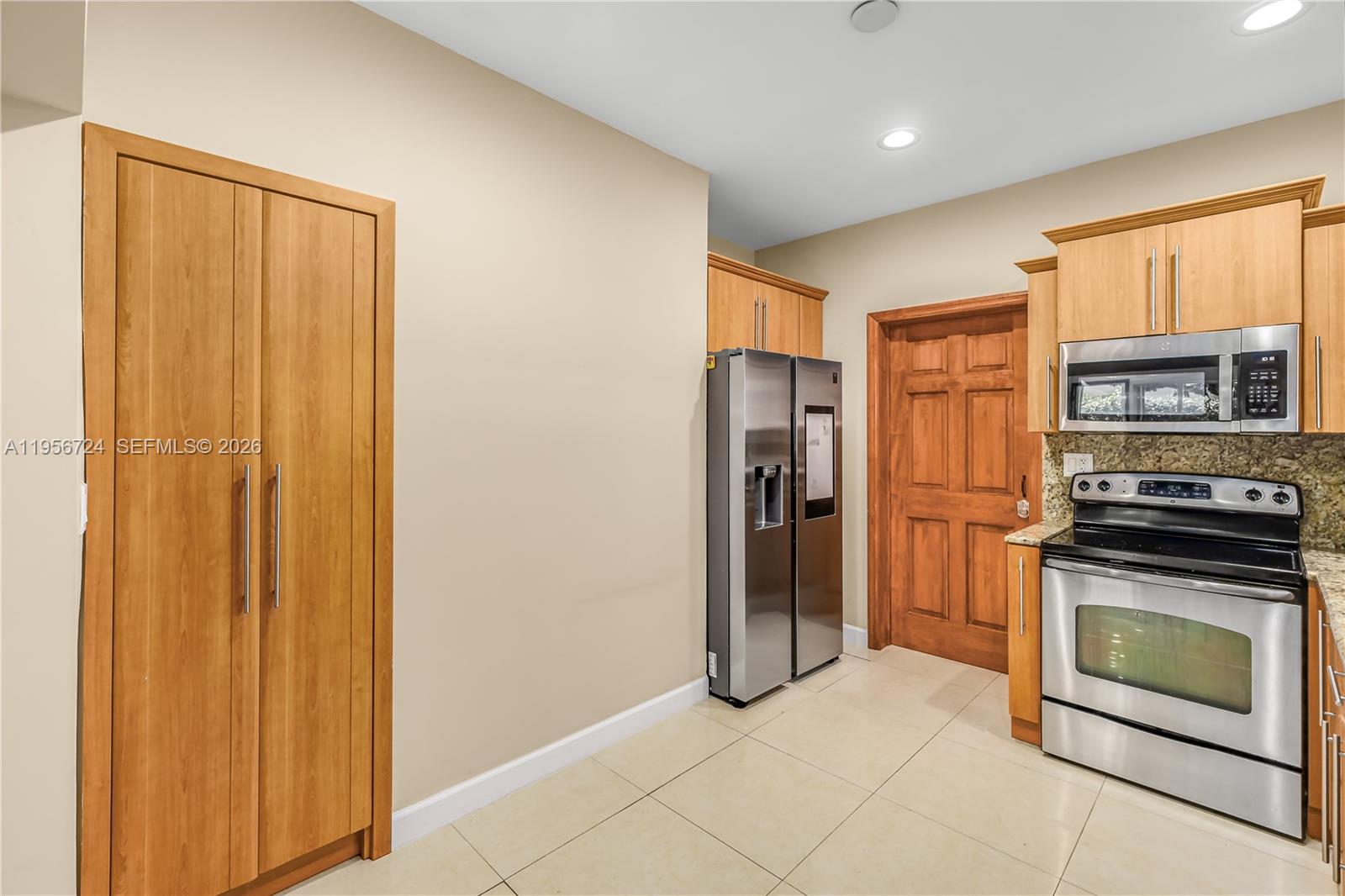 9457 Carlyle Ave Surfside, FL 33154