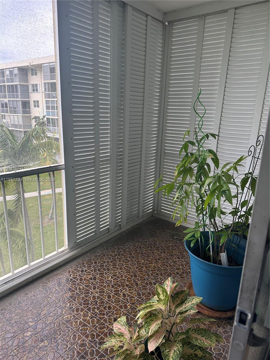 2855 Leonard Dr #H411 Aventura, FL 33160