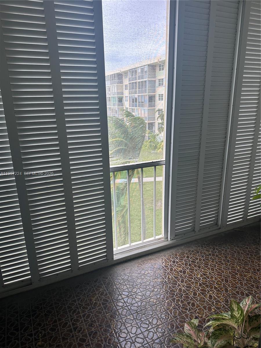 2855 Leonard Dr #H411 Aventura, FL 33160