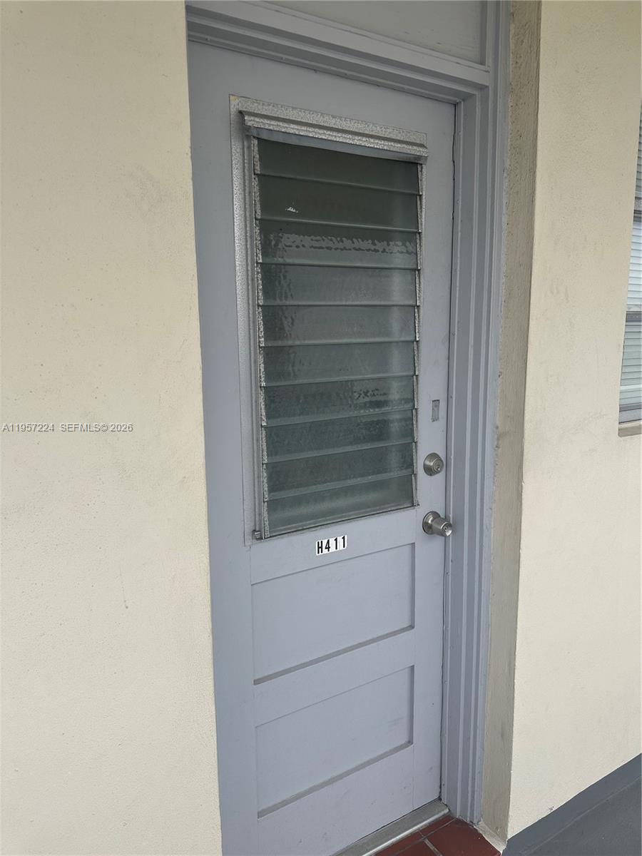 2855 Leonard Dr #H411 Aventura, FL 33160