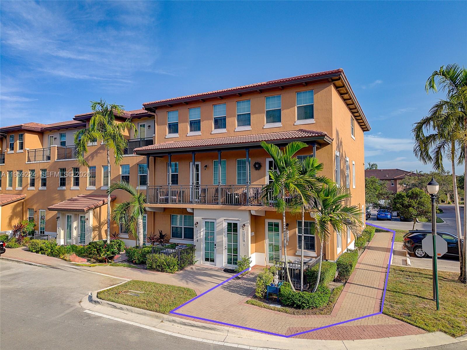 14774 SW 10th St #10502 Pembroke Pines, FL 33027