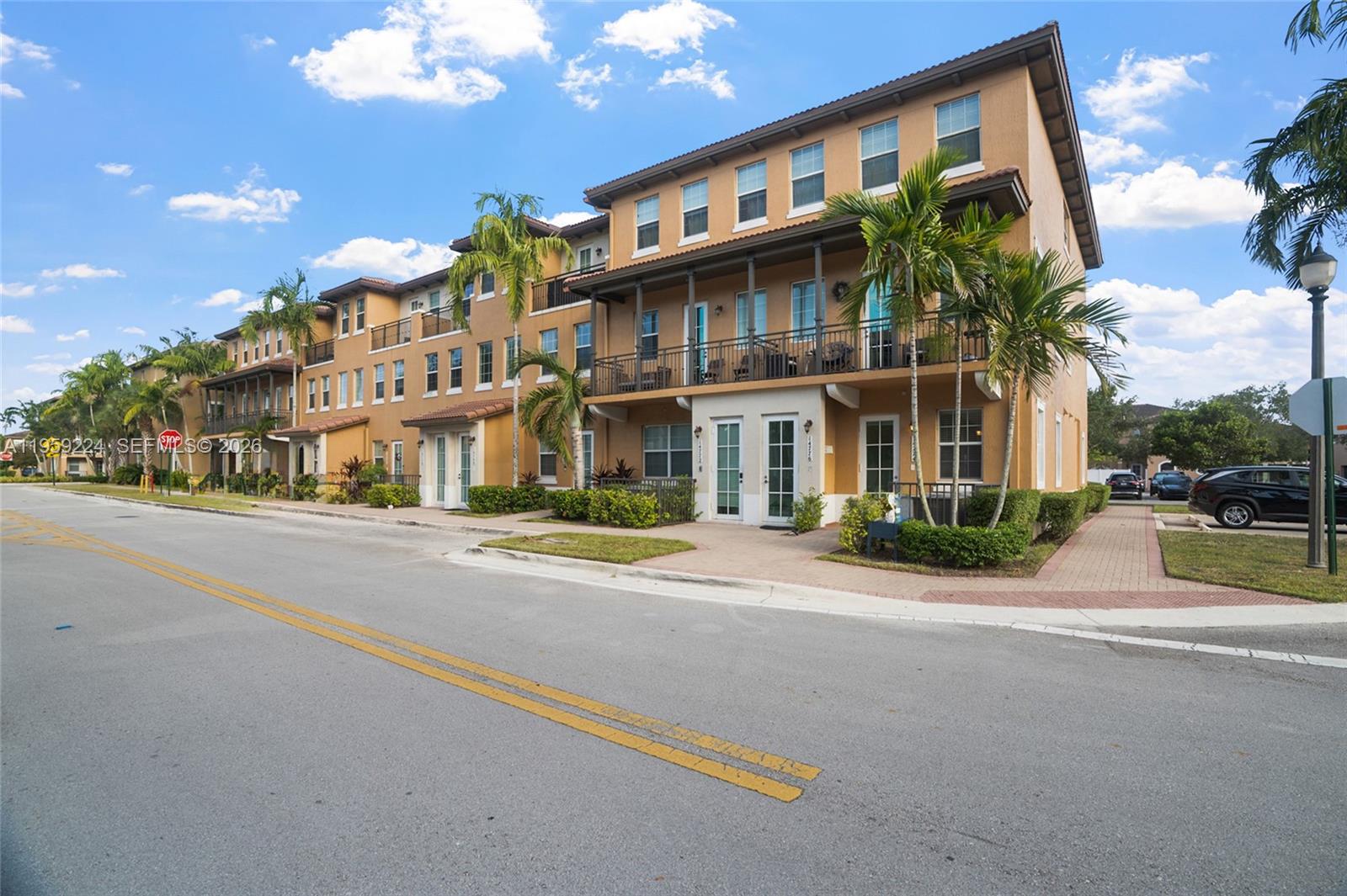 14774 SW 10th St #10502 Pembroke Pines, FL 33027