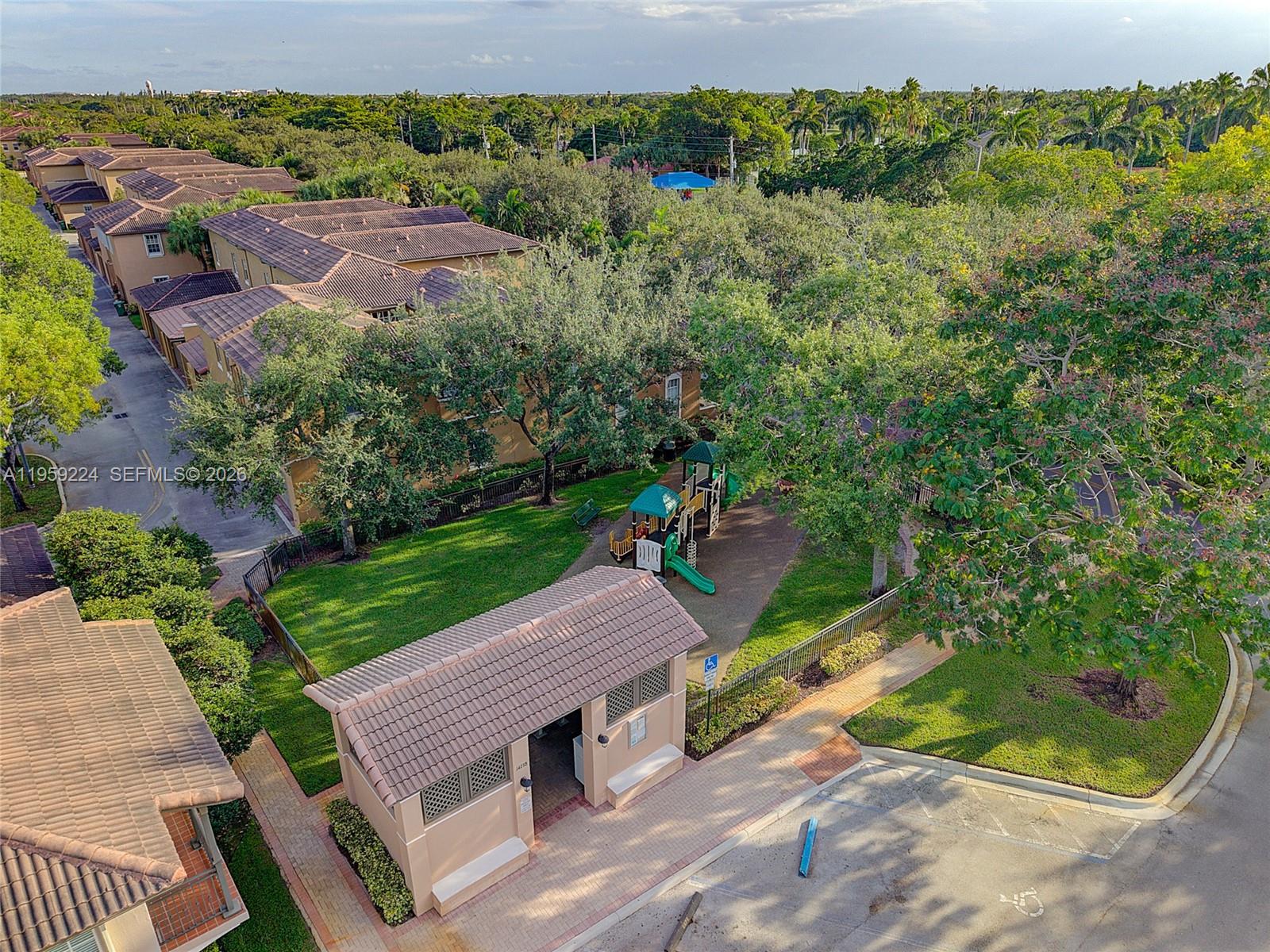 14774 SW 10th St #10502 Pembroke Pines, FL 33027