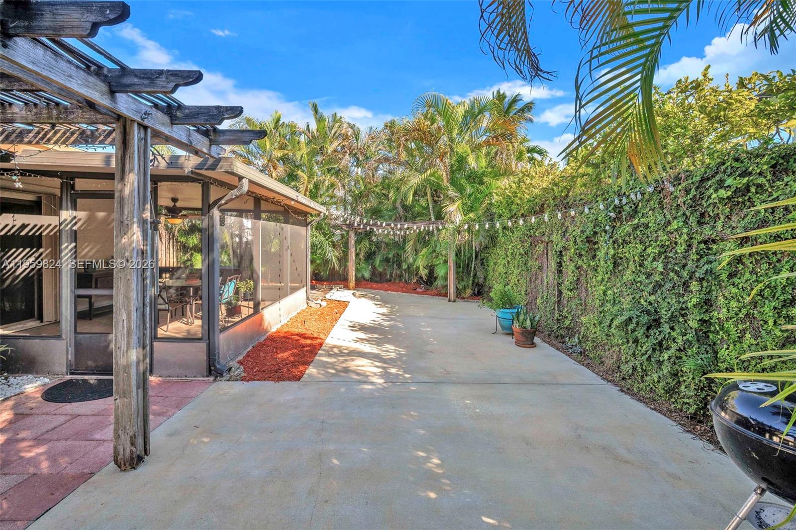 9300 NW 32nd Mnr Sunrise, FL 33351