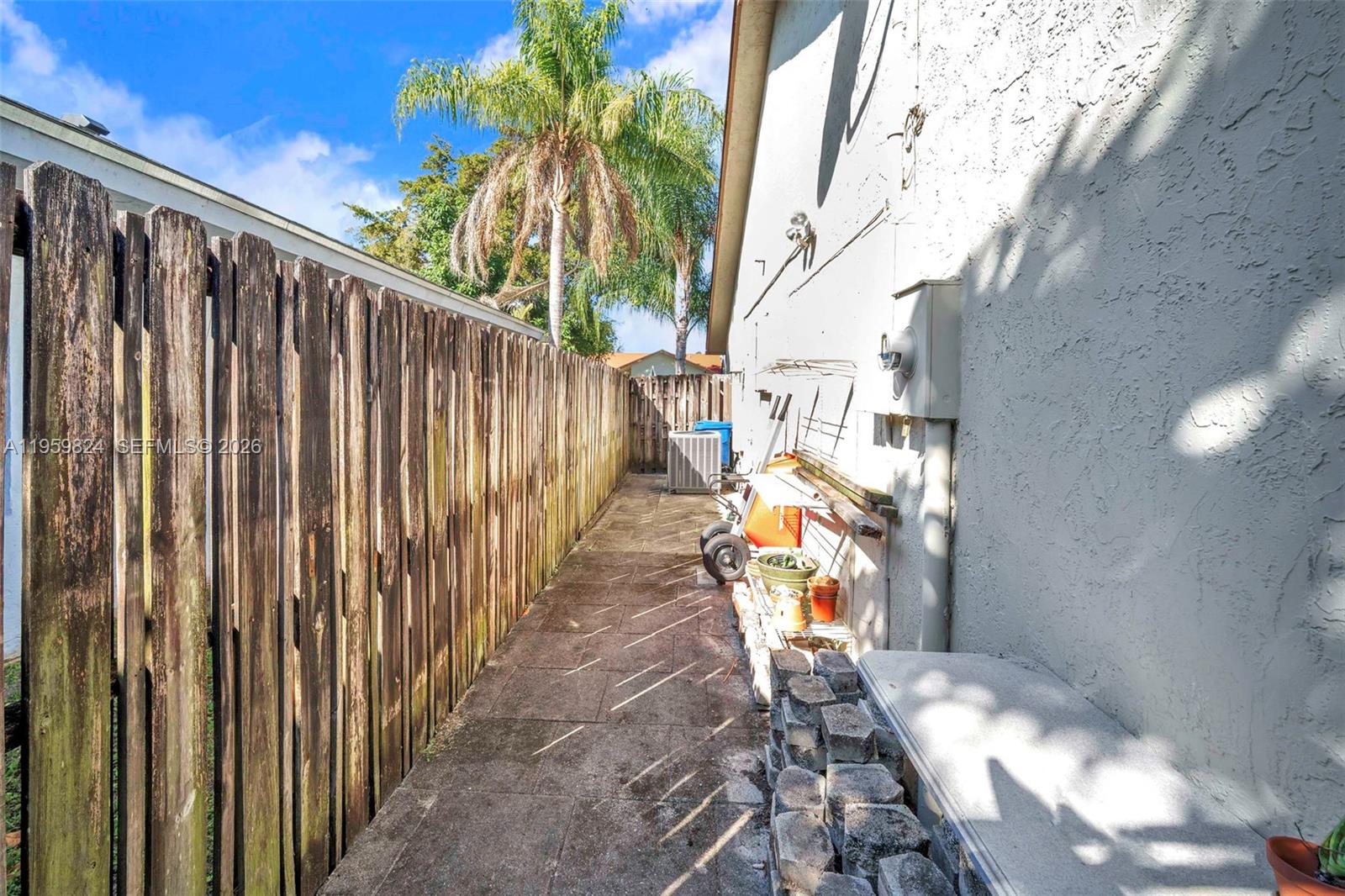 9300 NW 32nd Mnr Sunrise, FL 33351