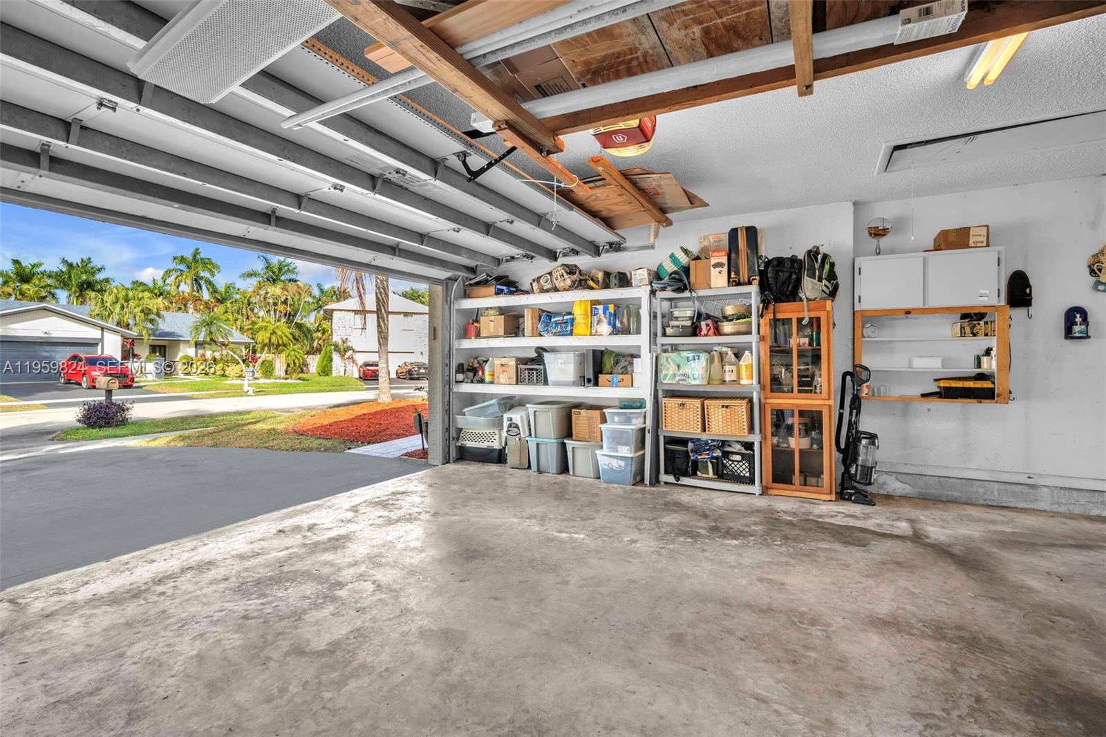 9300 NW 32nd Mnr Sunrise, FL 33351