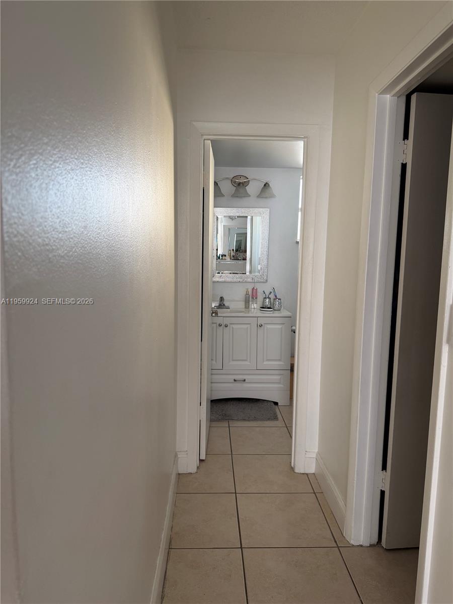575 W 69th St #205 Hialeah, FL 33014