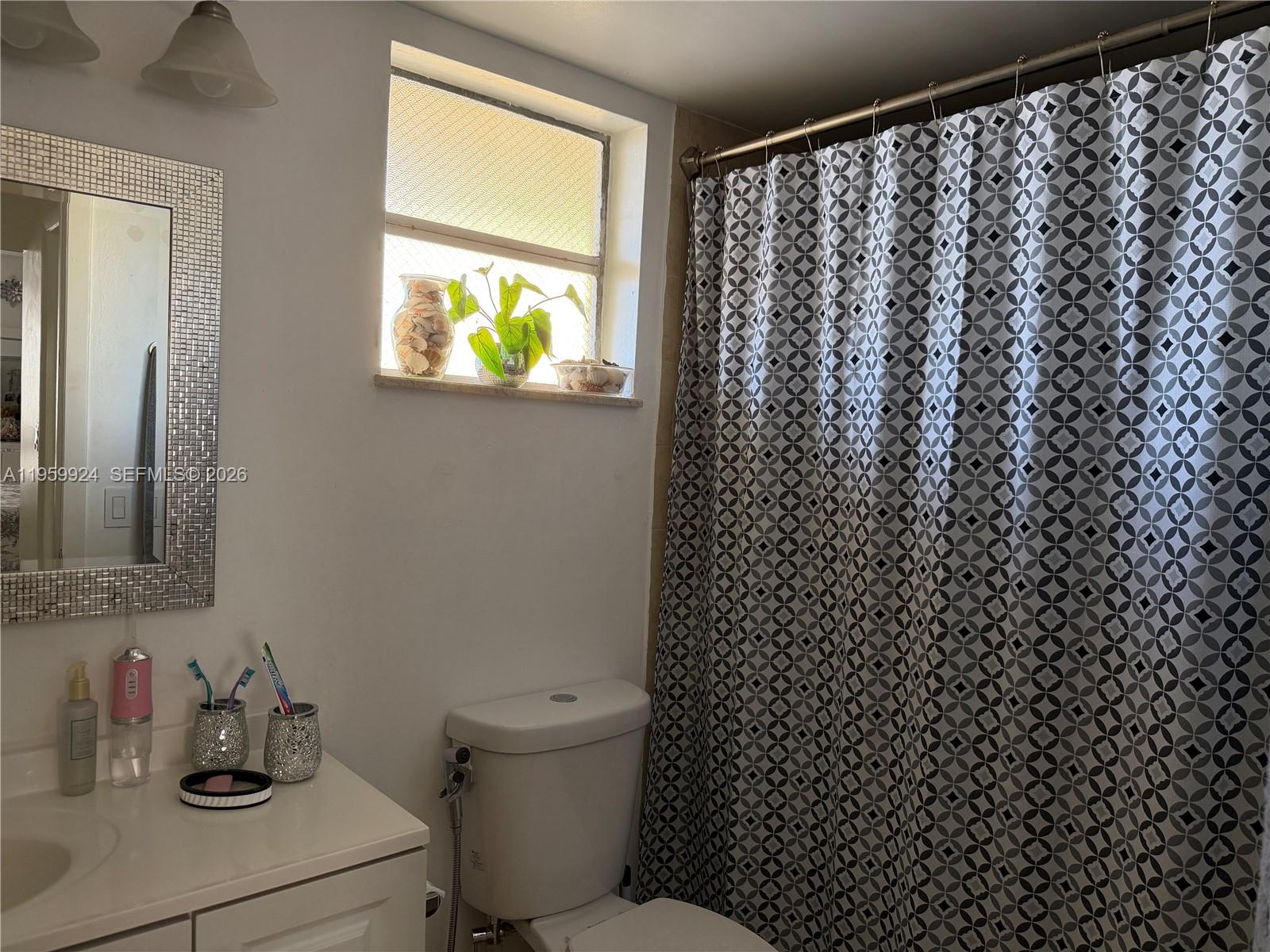 575 W 69th St #205 Hialeah, FL 33014