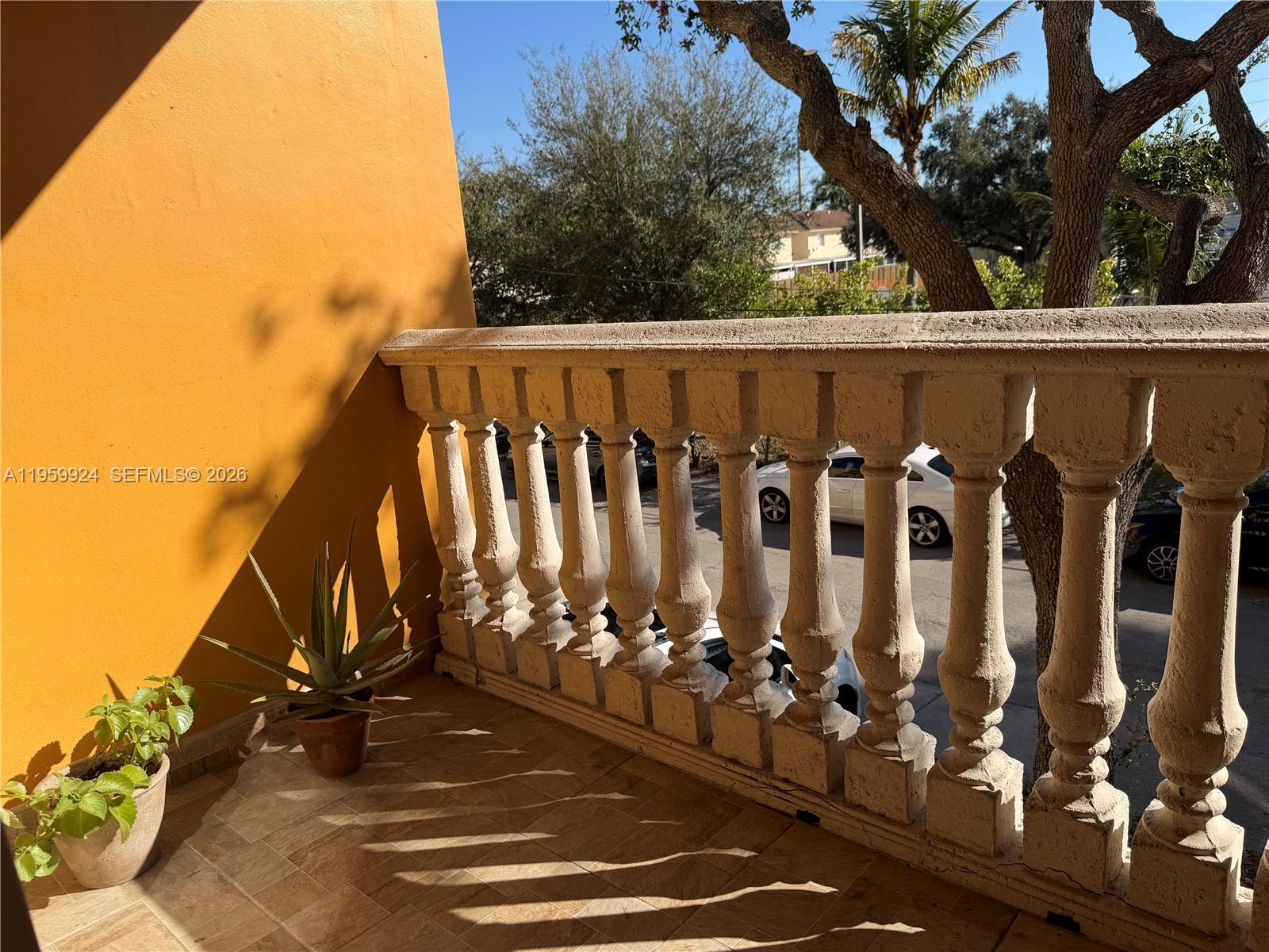 575 W 69th St #205 Hialeah, FL 33014