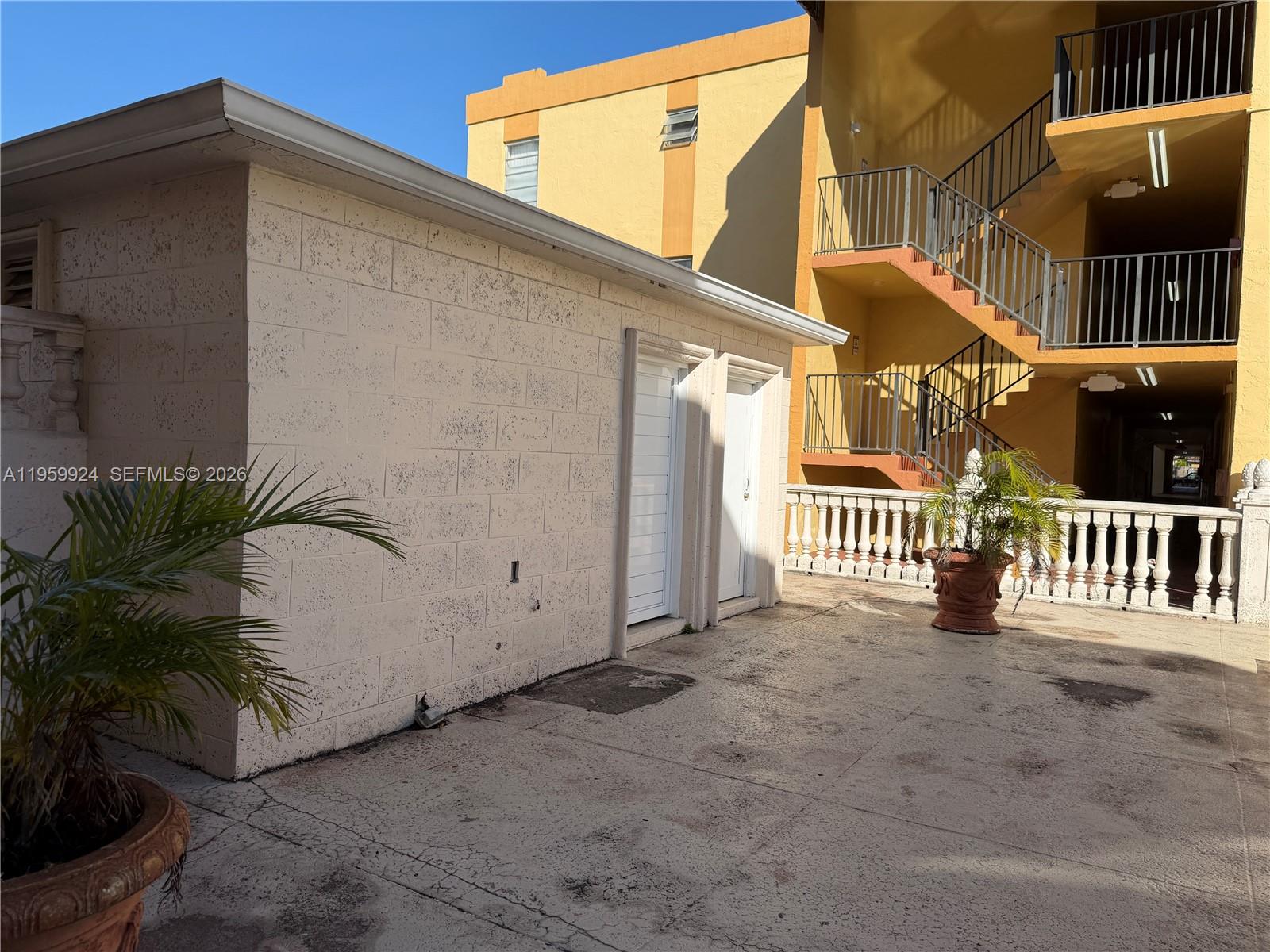575 W 69th St #205 Hialeah, FL 33014