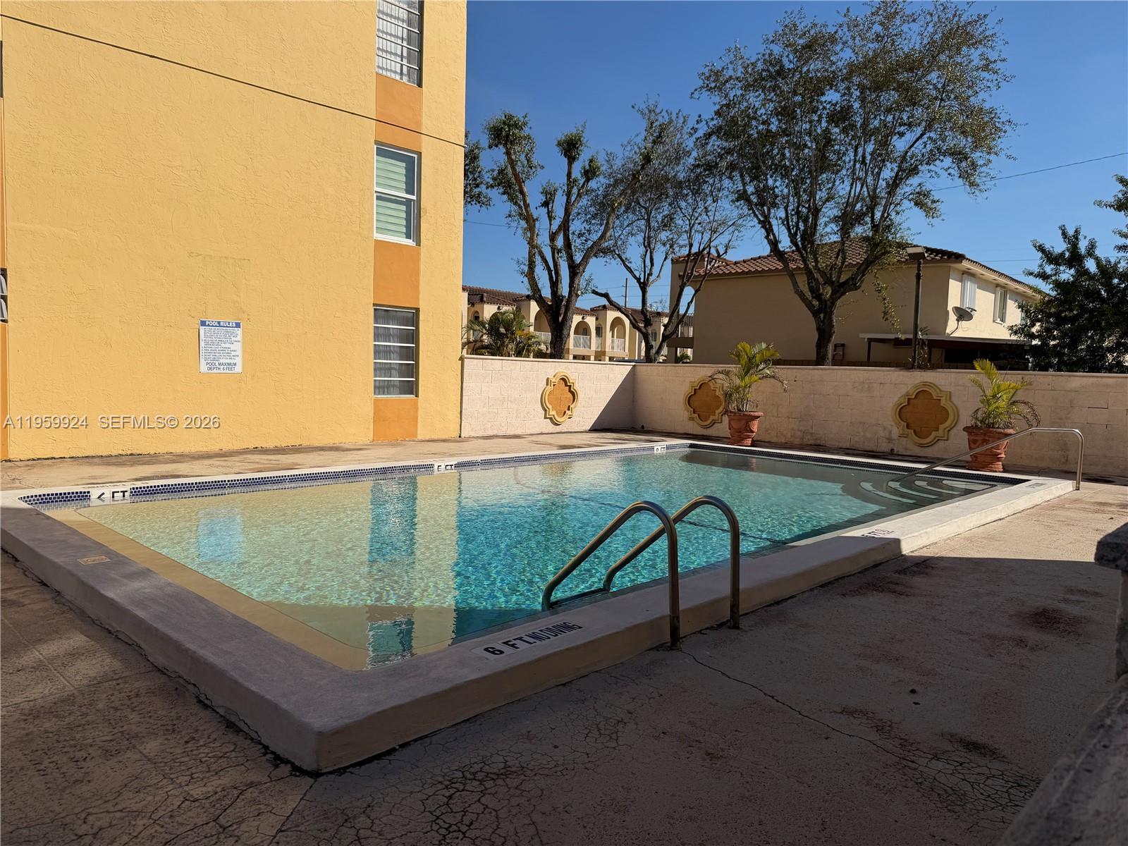 575 W 69th St #205 Hialeah, FL 33014